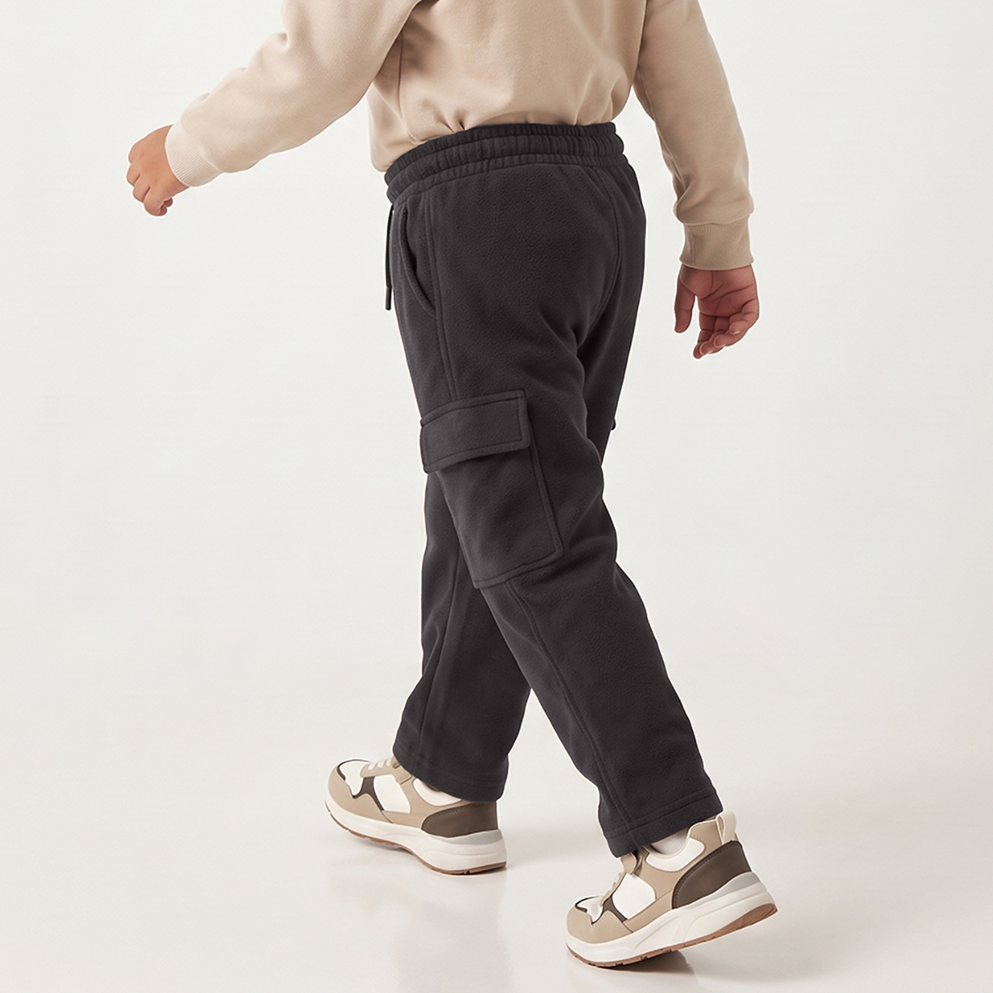بنطلون كارجو بخصر مطاطي ورباط وجيب من جونيورز-boys-clothing-bottoms-joggersandtrackpants-image-2