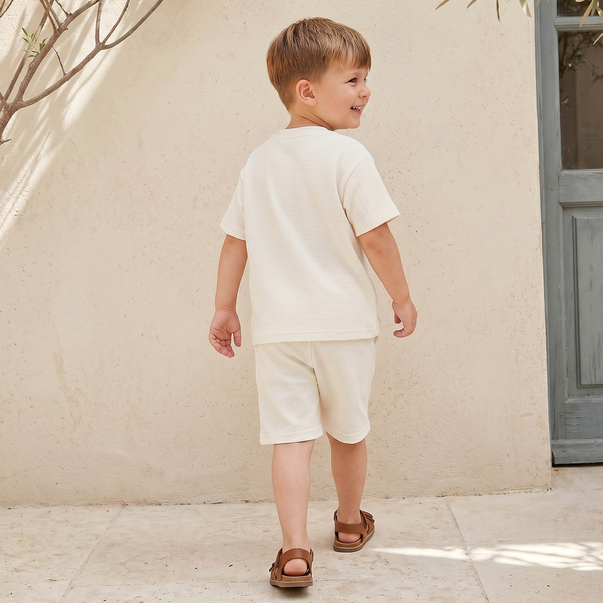 Juniors Crew Neck Short Sleeves T-shirt and Shorts Set with Textured Design-boys-clothing-setsandcoords-image-4