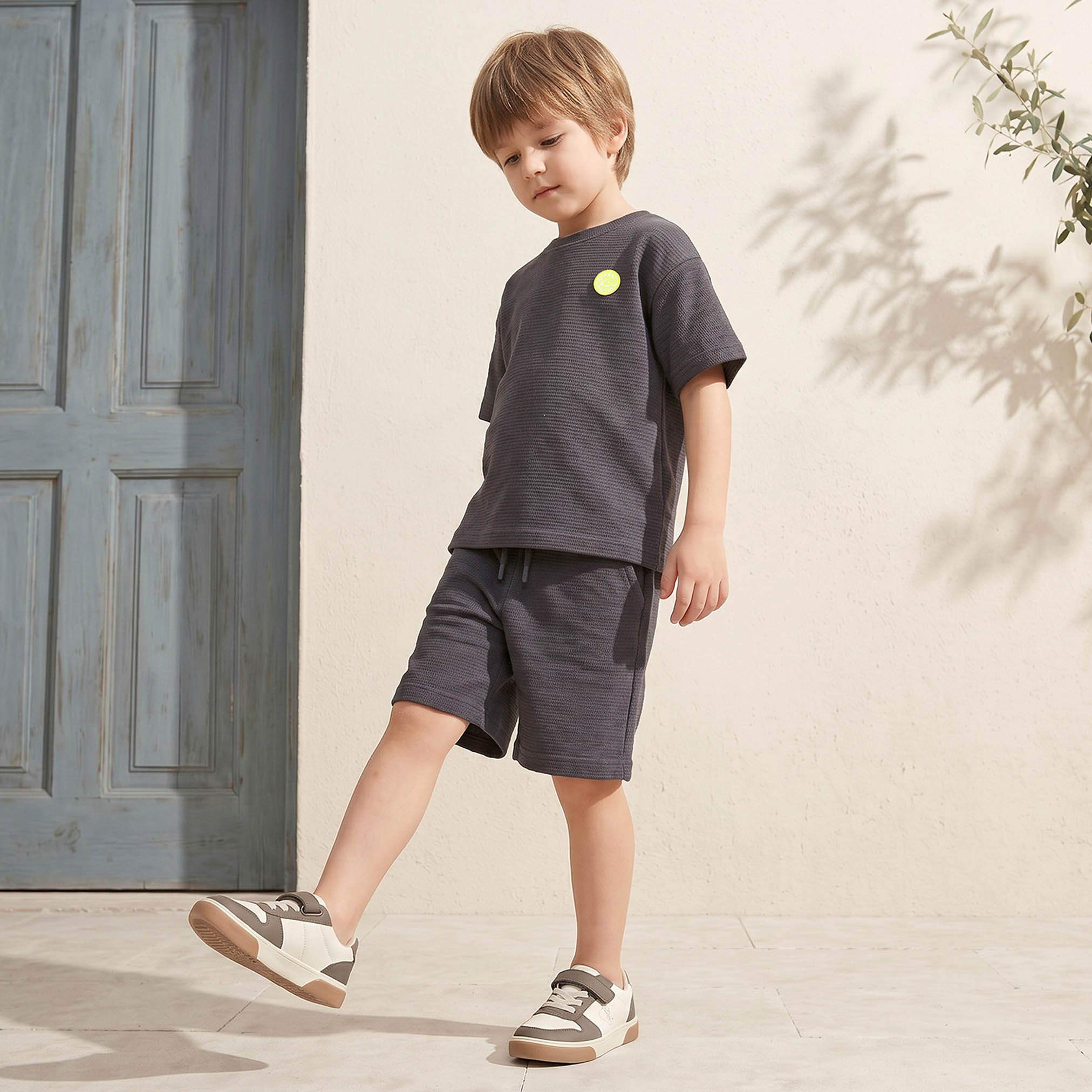 Juniors Crew Neck Short Sleeves T-shirt and Shorts Set with Textured Design-boys-clothing-setsandcoords-image-1