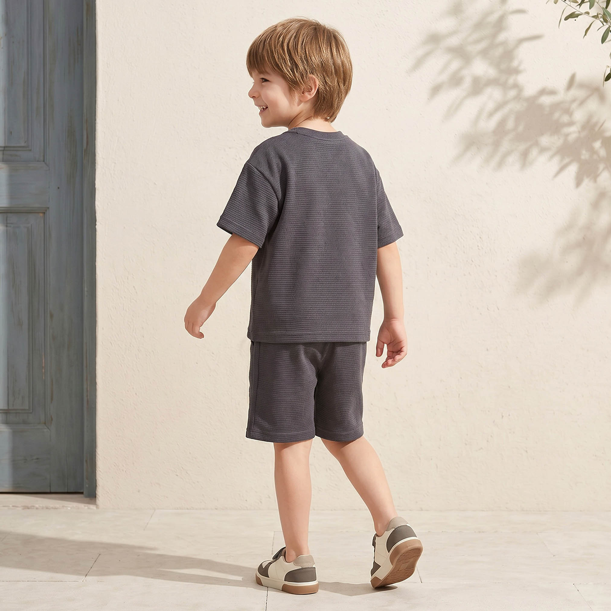 Juniors Crew Neck Short Sleeves T-shirt and Shorts Set with Textured Design-boys-clothing-setsandcoords-image-4