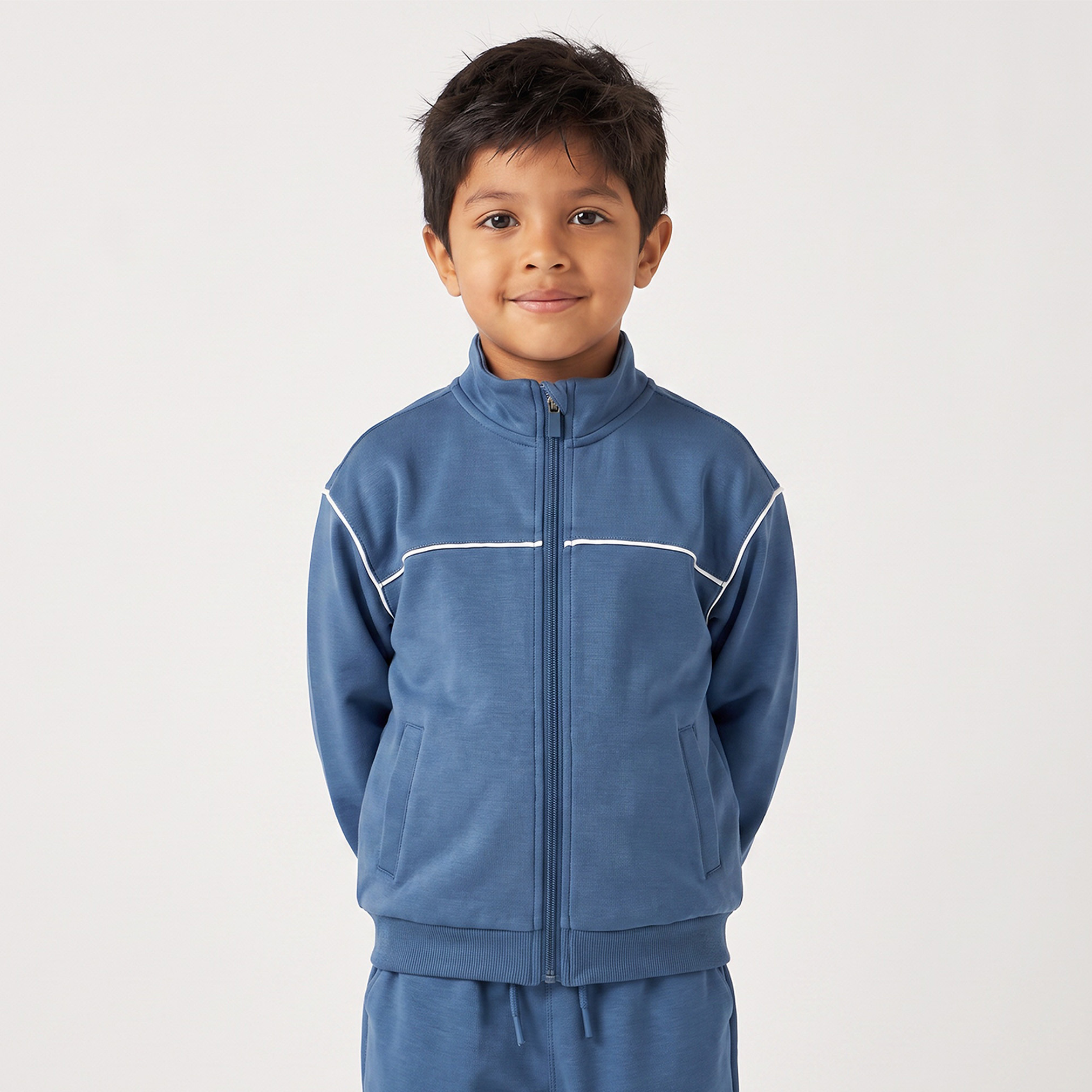 طقم سويت شيرت بياقة عالية وأكمام طويلة وبنطلون رياضي بتفاصيل شريط من كابا-boys-clothing-setsandcoords-image-2