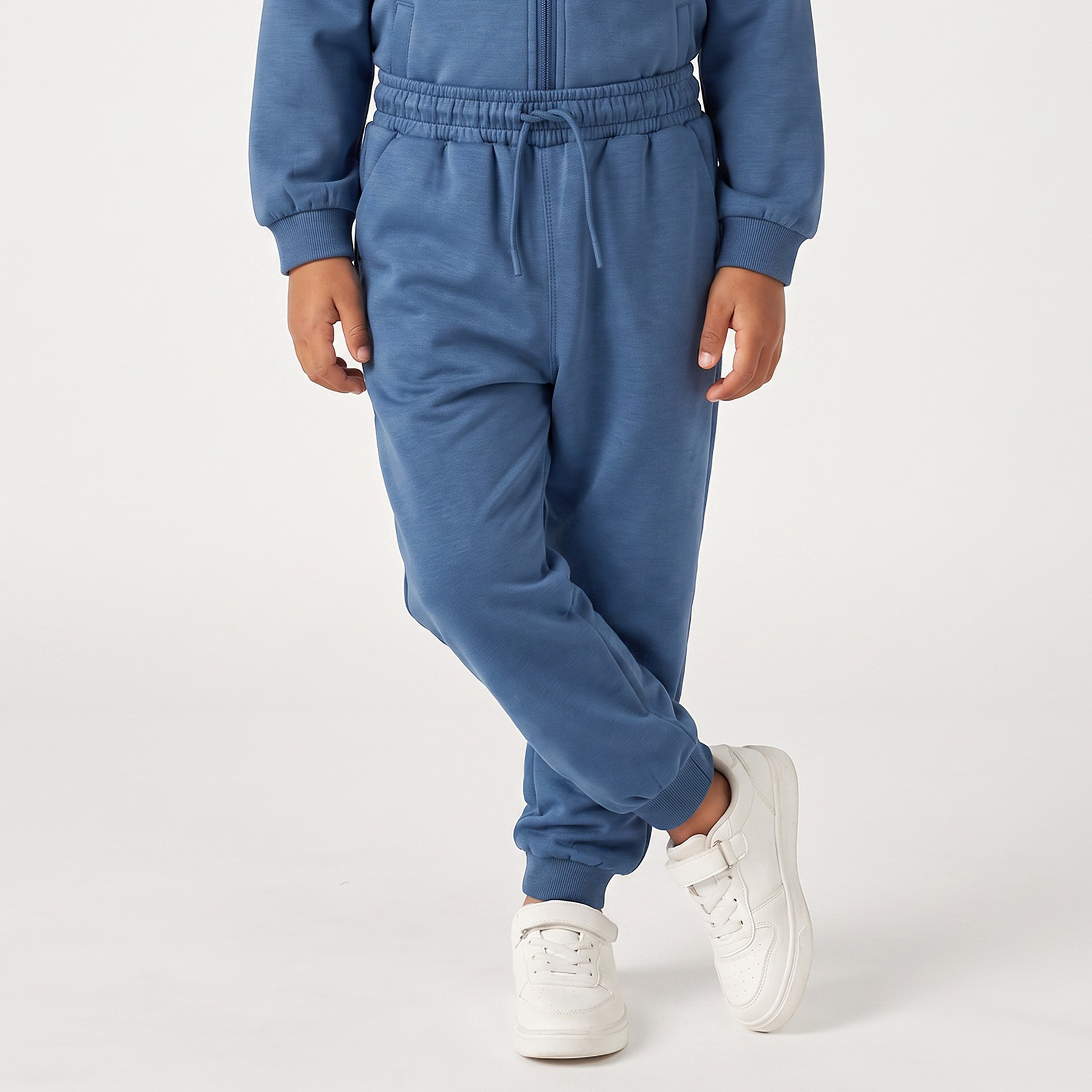طقم سويت شيرت بياقة عالية وأكمام طويلة وبنطلون رياضي بتفاصيل شريط من كابا-boys-clothing-setsandcoords-image-3