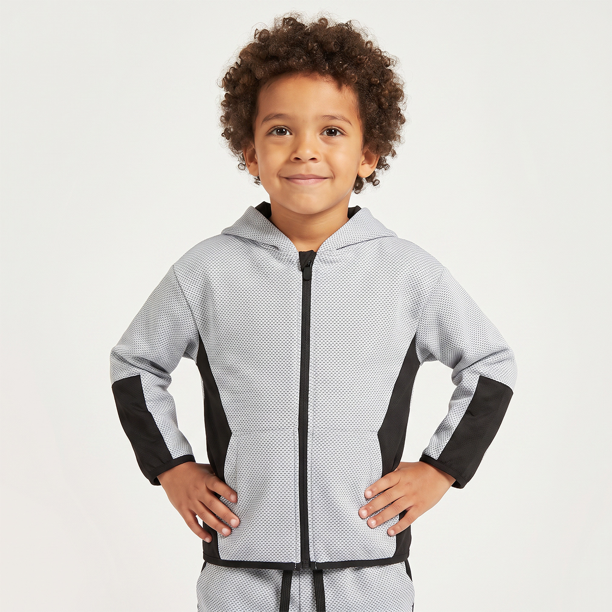 طقم جاكيت بقبعة وأكمام طويلة وبنطلون جوغرز بجيب كانغارو من جونيورز-boys-clothing-setsandcoords-image-2