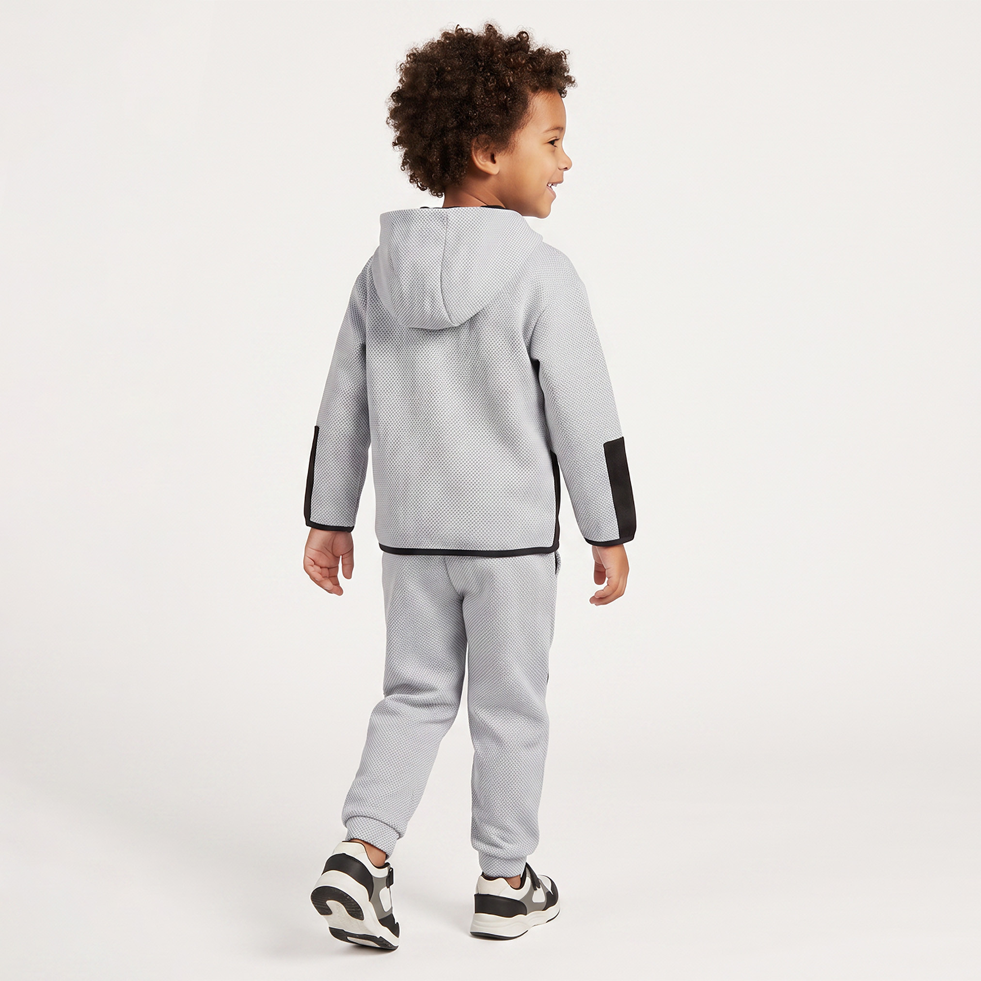 طقم جاكيت بقبعة وأكمام طويلة وبنطلون جوغرز بجيب كانغارو من جونيورز-boys-clothing-setsandcoords-image-4