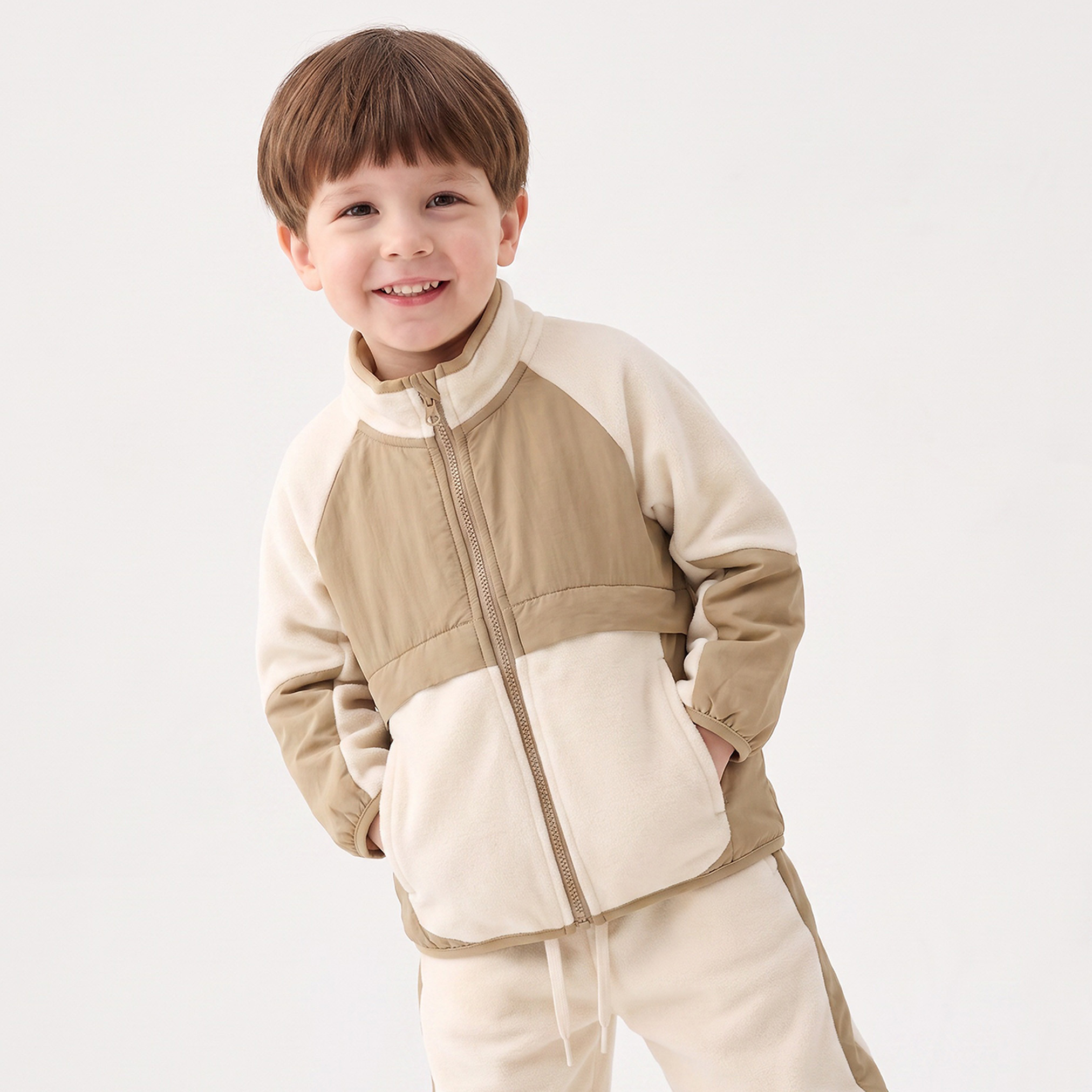 طقم بنطلون رياضي وسويت شيرت بياقة عالية وأكمام طويلة ونمط قوالب ملونة من جونيورز-baby-boys-clothing-setsandcoords-image-2