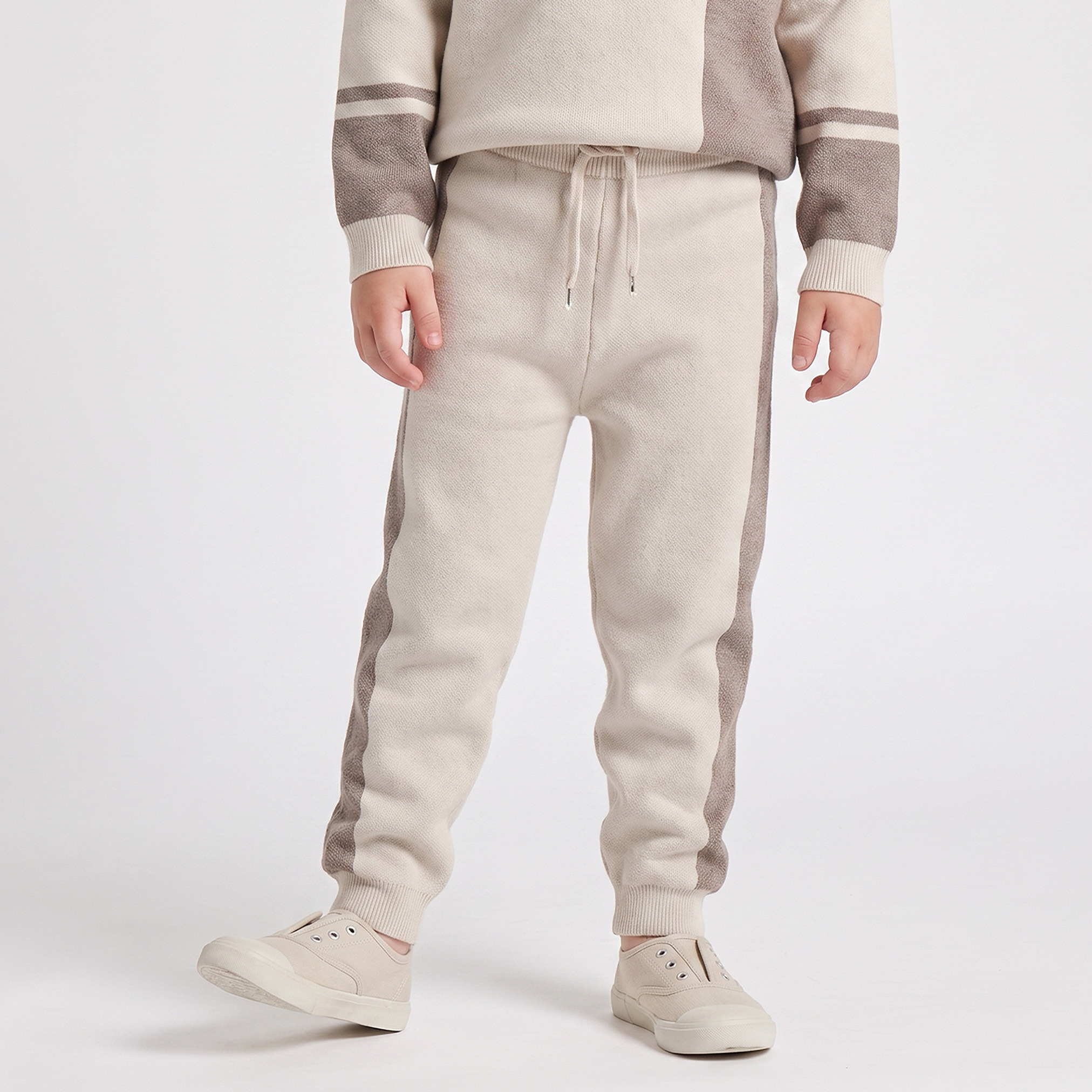 Juniors Crew Neck Long Sleeves Sweatshirt and Joggers Set with Panelled Design-baby-boys-clothing-setsandcoords-image-3
