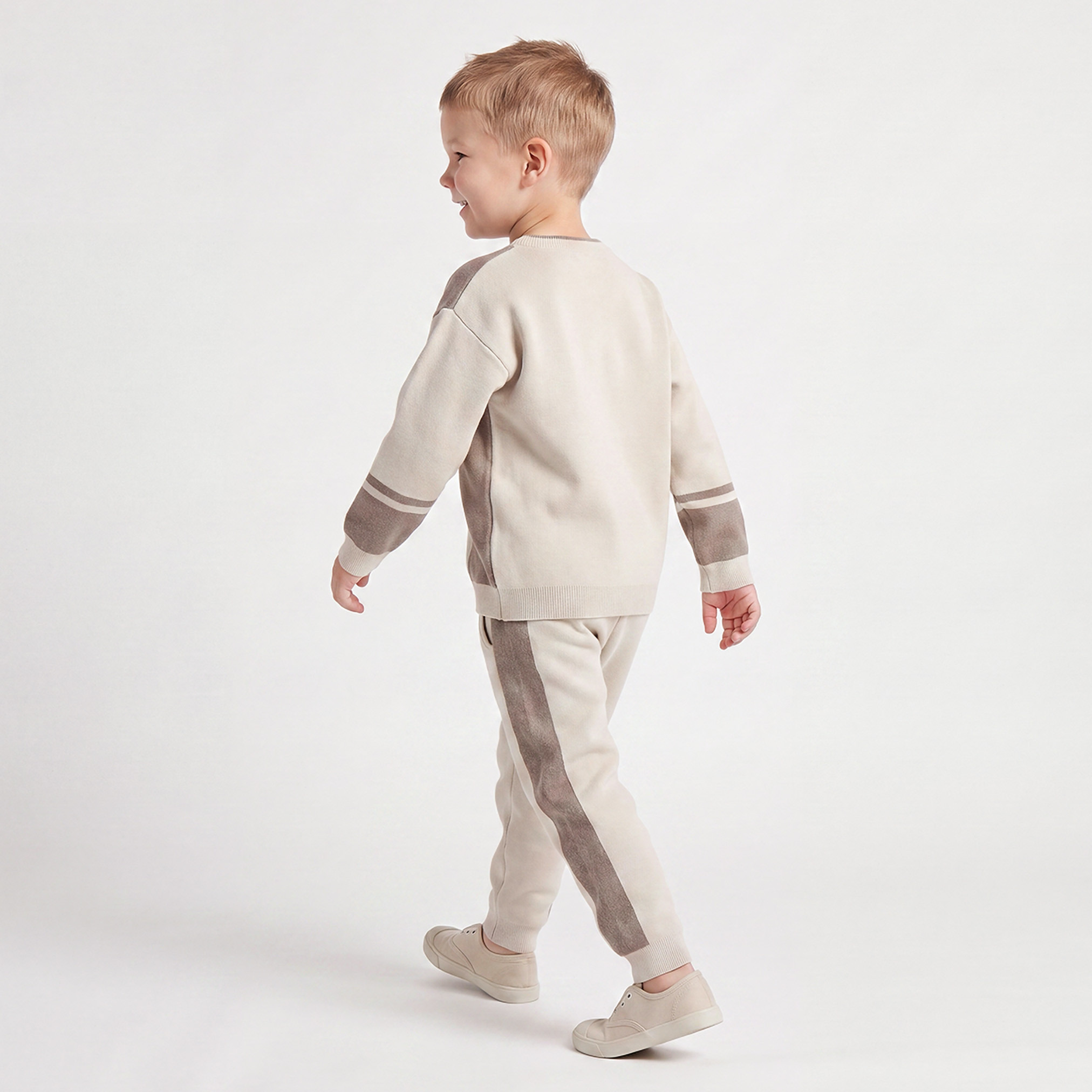 Juniors Crew Neck Long Sleeves Sweatshirt and Joggers Set with Panelled Design-baby-boys-clothing-setsandcoords-image-4