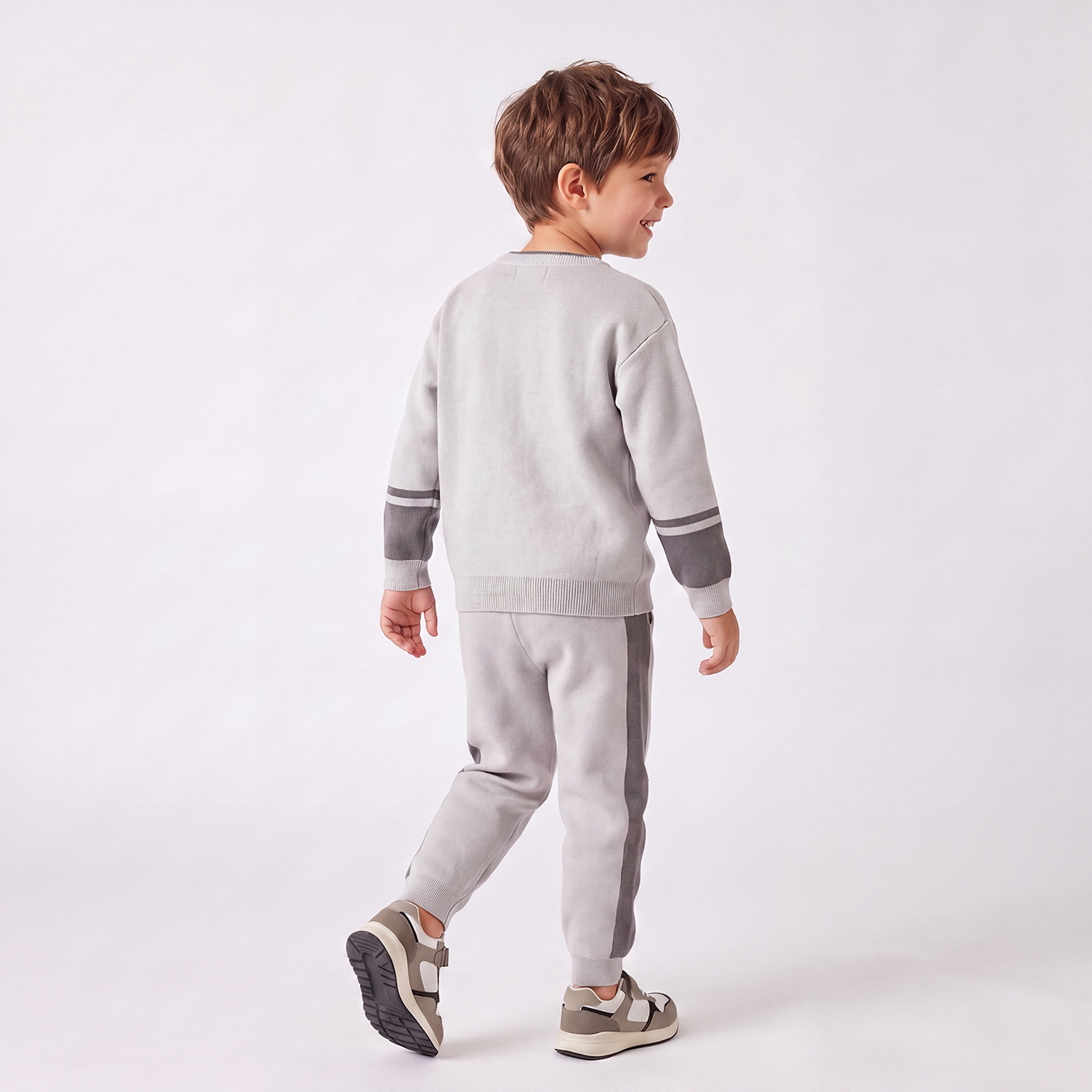 Juniors Crew Neck Long Sleeves Sweatshirt and Joggers Set with Panelled Design-baby-boys-clothing-setsandcoords-image-4