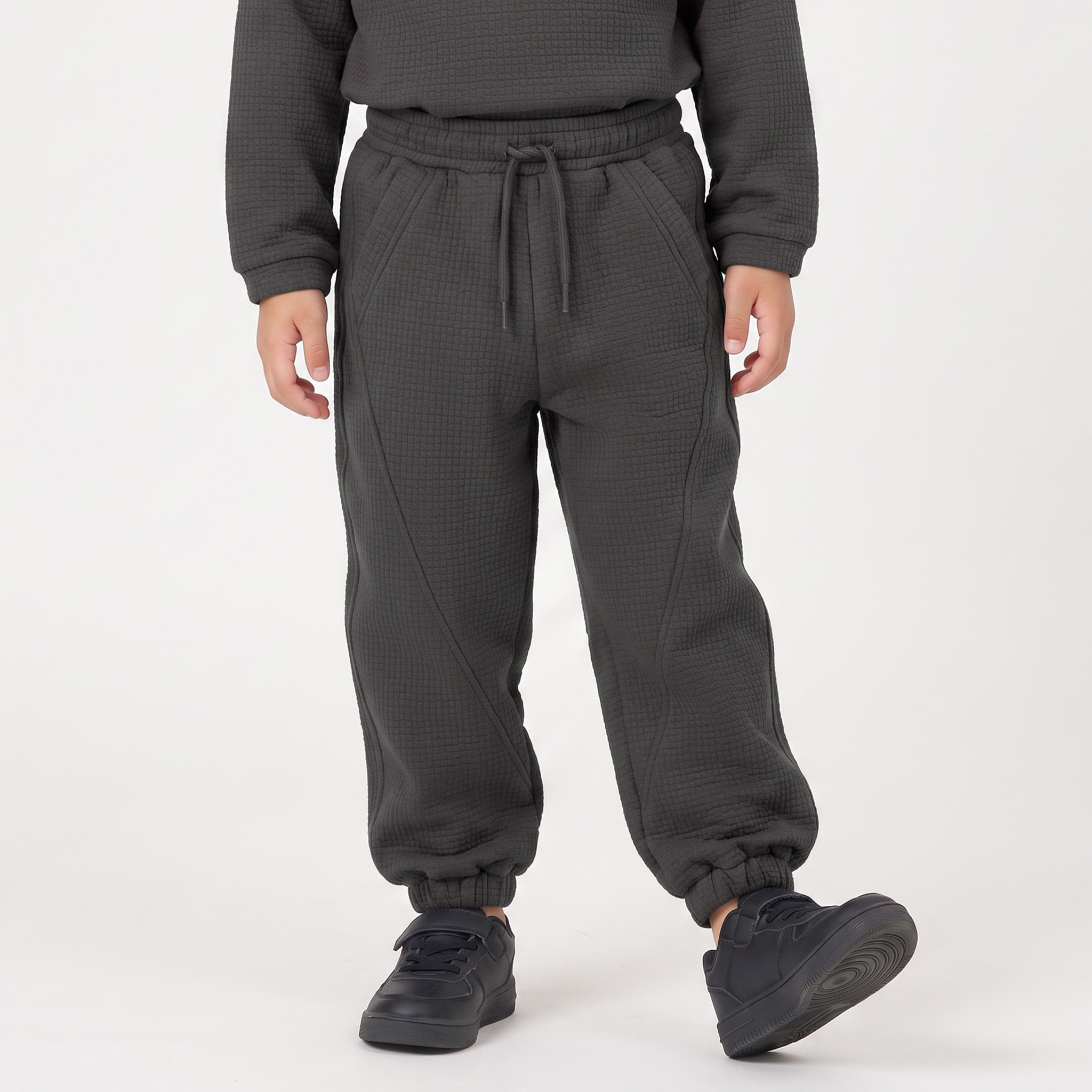 طقم سويت شيرت بياقة عالية وأكمام طويلة مع بنطلون رياضي بارز الملمس من جونيورز-boys-clothing-setsandcoords-image-3