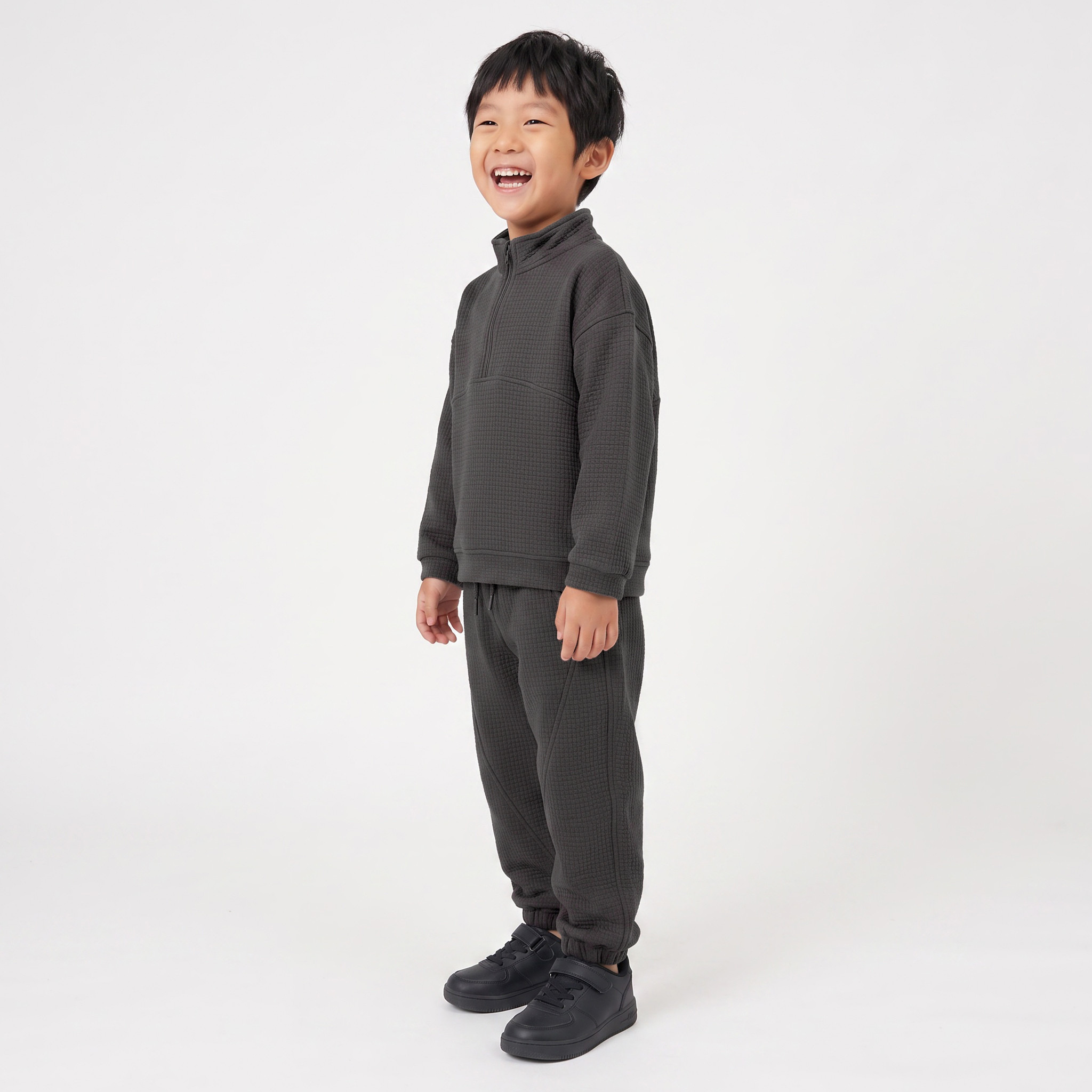 طقم سويت شيرت بياقة عالية وأكمام طويلة مع بنطلون رياضي بارز الملمس من جونيورز-boys-clothing-setsandcoords-image-6
