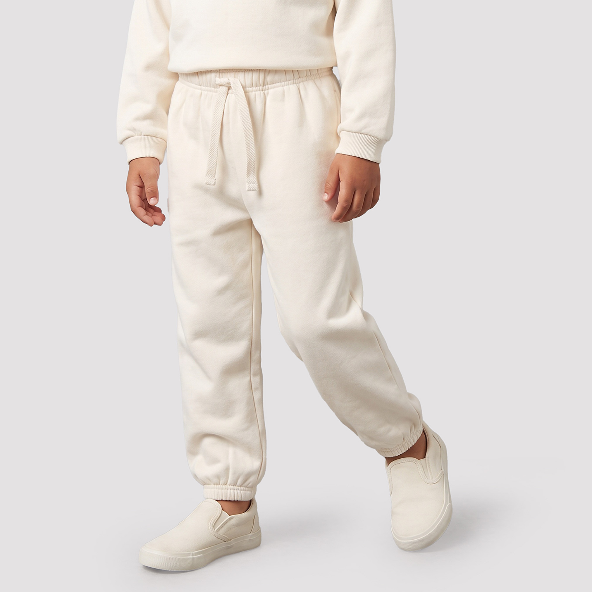 طقم سويت شيرت بأكمام طويلة ورقبة ضيقة وتطريزات مع بنطلون رياضي من جونيورز-boys-clothing-setsandcoords-image-3
