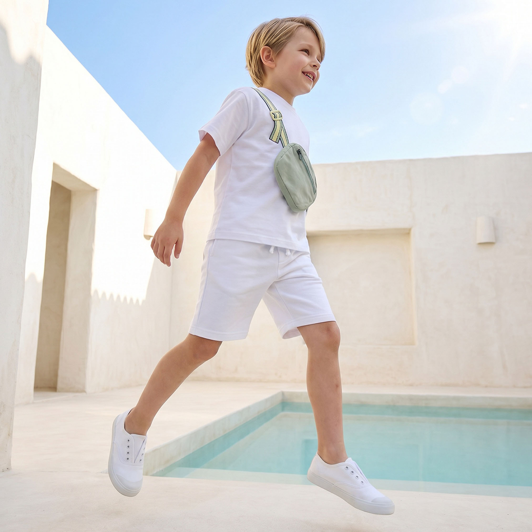 Juniors Crew Neck Short Sleeves T-shirt and Shorts Set with Bag Applique-boys-clothing-setsandcoords-image-7