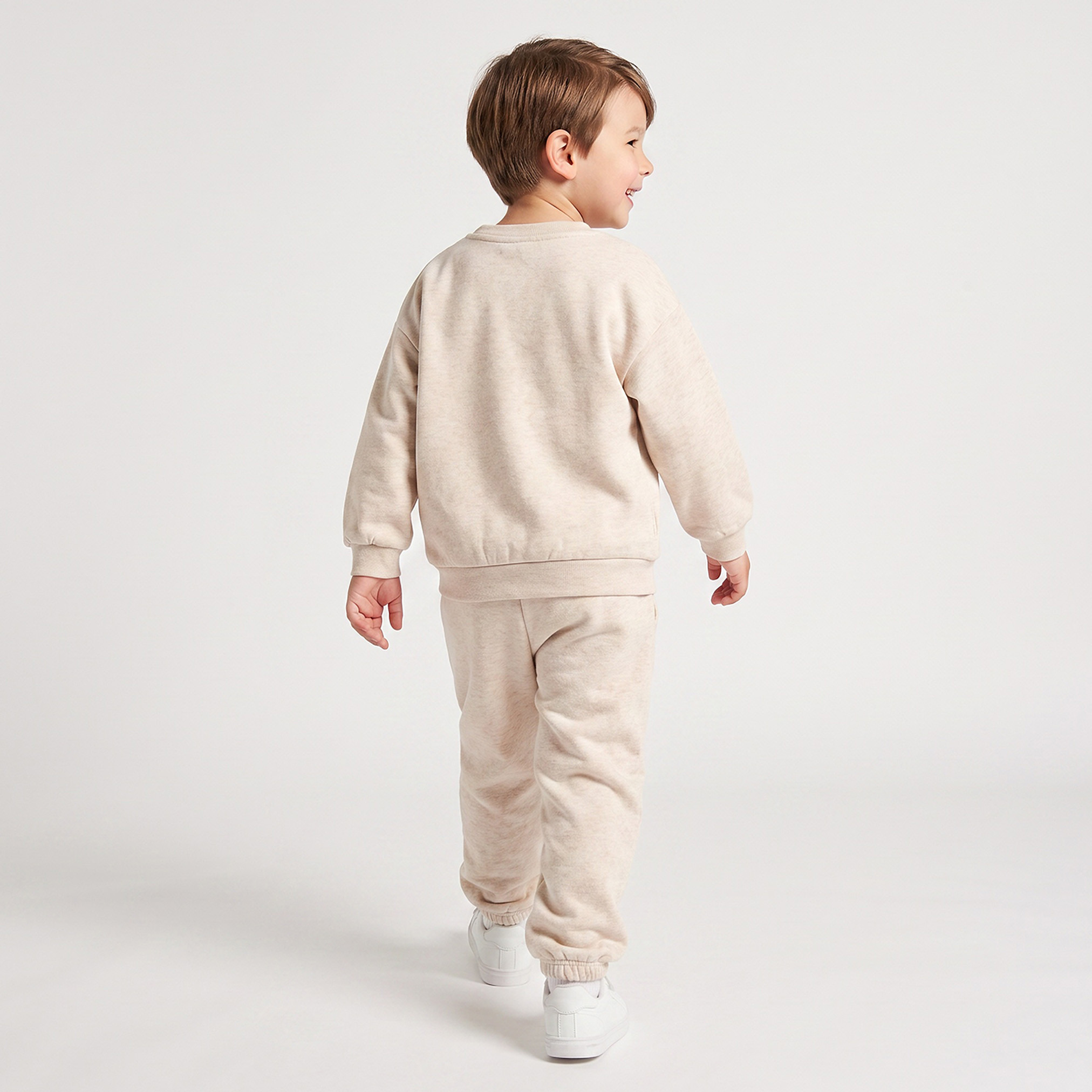 طقم بنطلون رياضي وسويت شيرت بياقة ضيقة وأكمام طويلة بتطريز من جونيورز-boys-clothing-setsandcoords-image-4