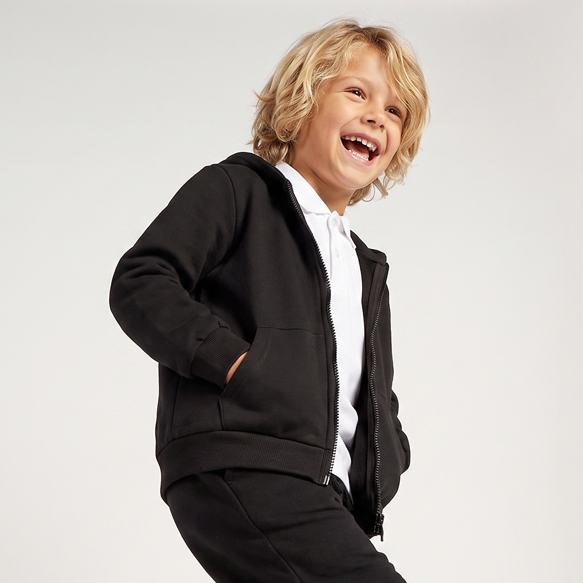 طقم هودي وبنطلون رياضي بجيوب من جونيورز-boys-clothing-winterwear-setsandcoords-image-2