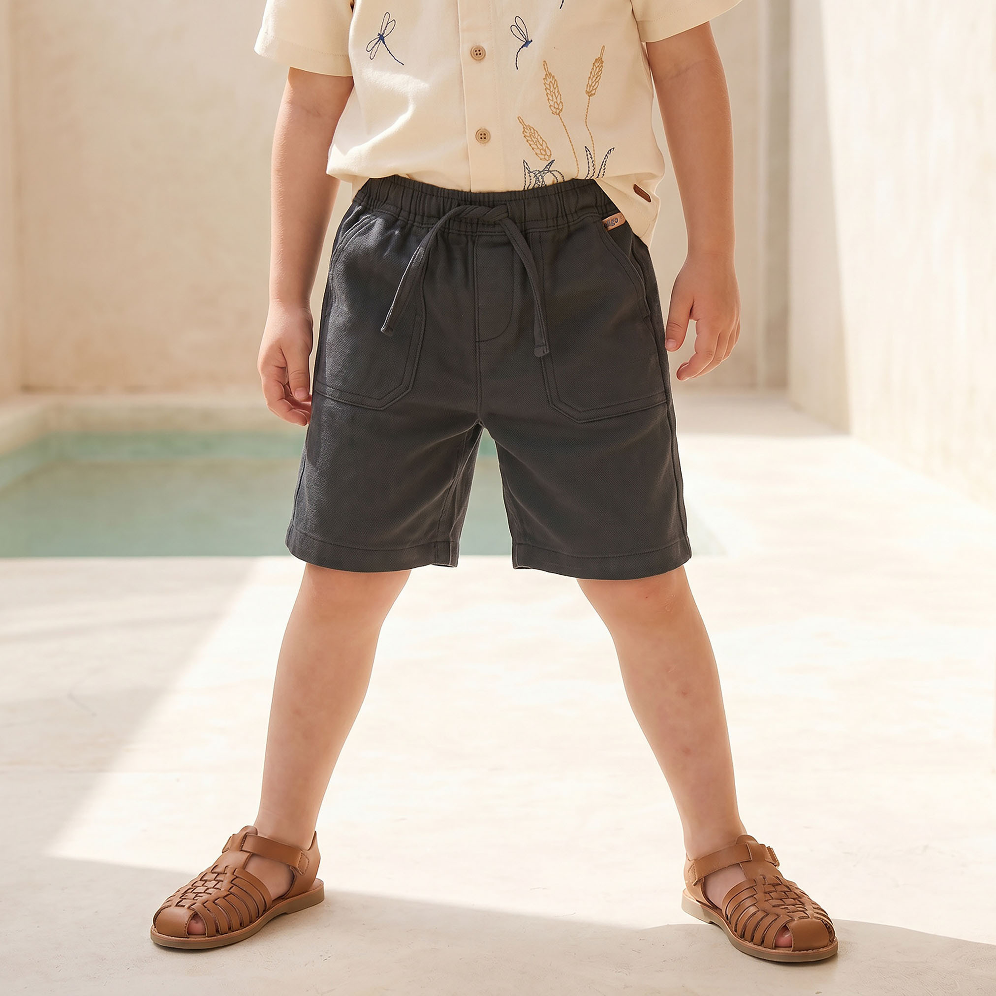 شورت طول الركبة برباط خصر وجيوب من إليجو-baby-boys-clothing-bottoms-shorts-image-1