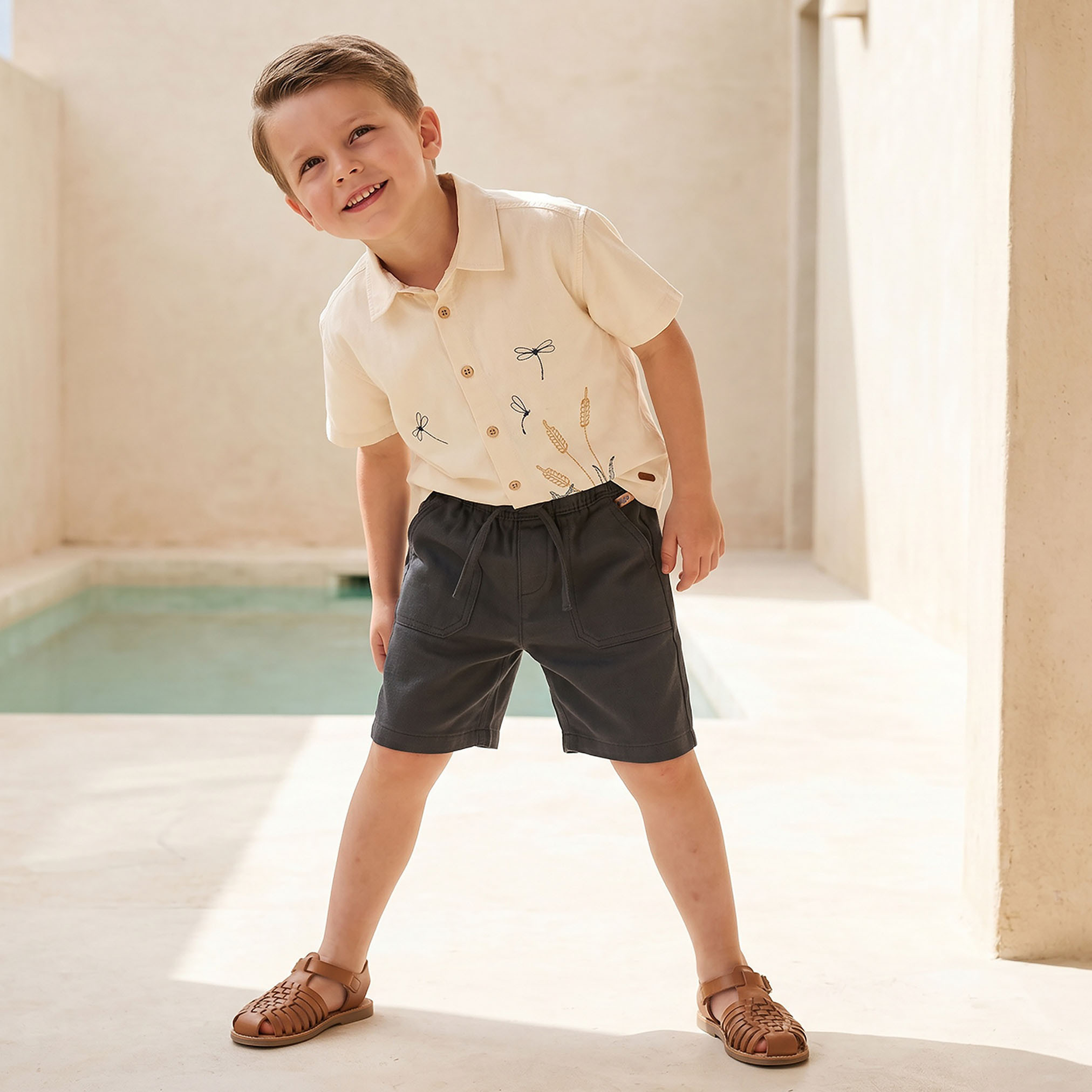 شورت طول الركبة برباط خصر وجيوب من إليجو-baby-boys-clothing-bottoms-shorts-image-2