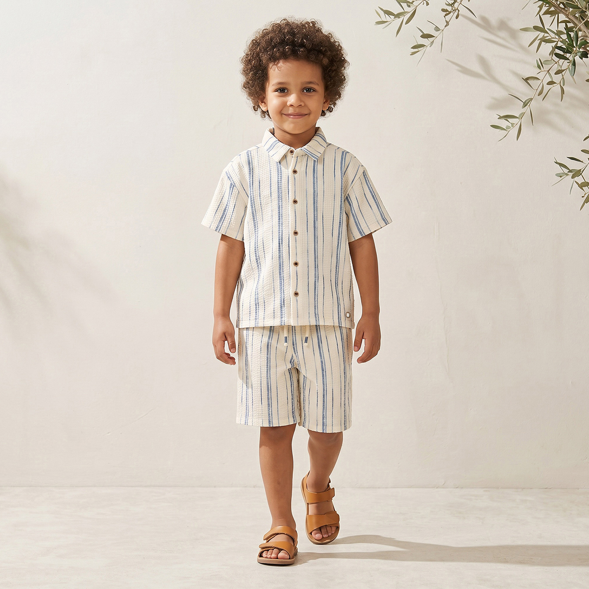 طقم شورت وقميص مخطط بأكمام قصيرة وياقة عادية-boys-clothing-setsandcoords-image-1