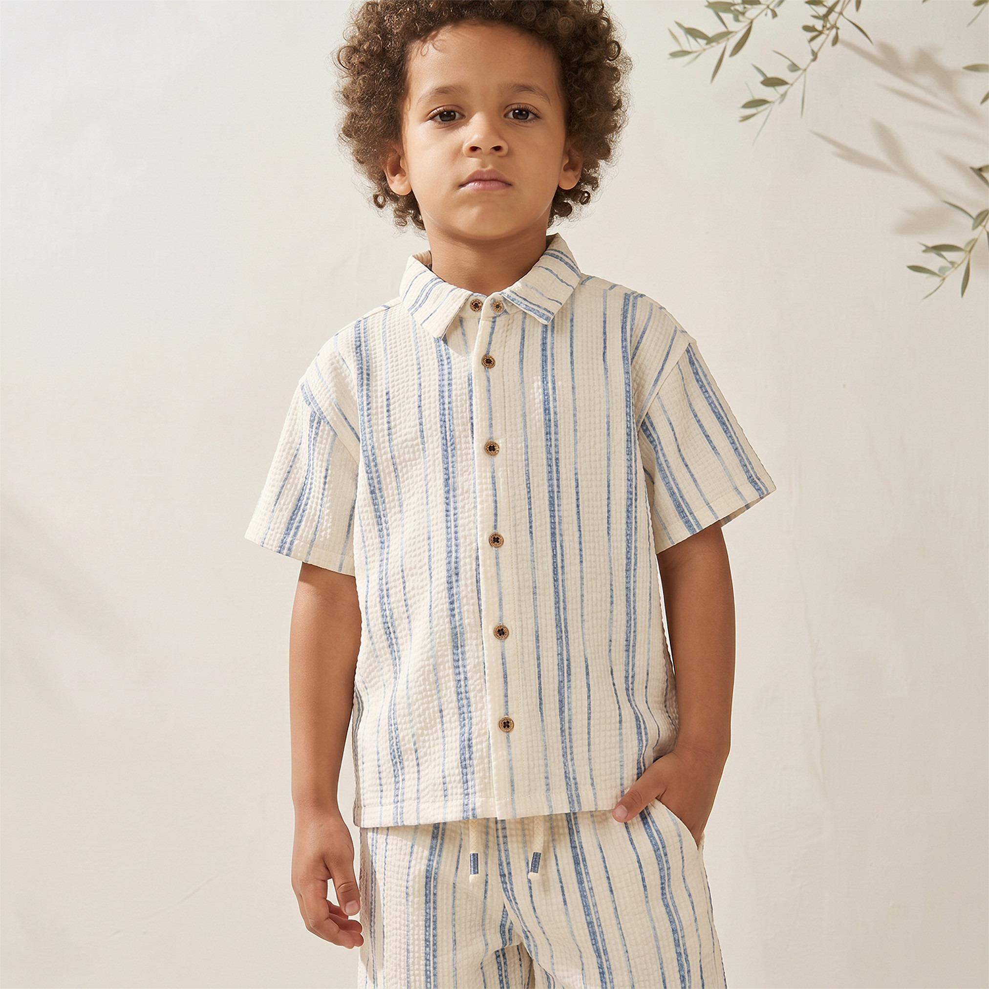 طقم شورت وقميص مخطط بأكمام قصيرة وياقة عادية-boys-clothing-setsandcoords-image-2
