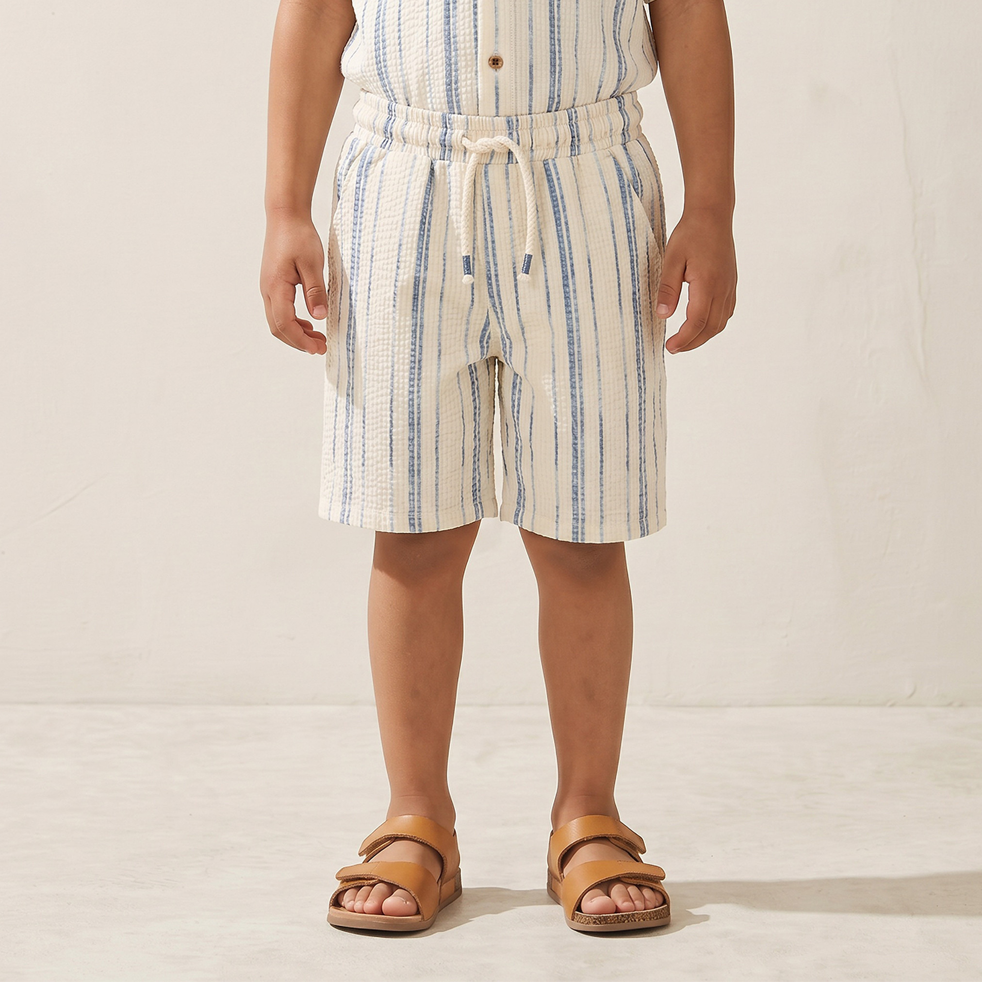 طقم شورت وقميص مخطط بأكمام قصيرة وياقة عادية-boys-clothing-setsandcoords-image-3