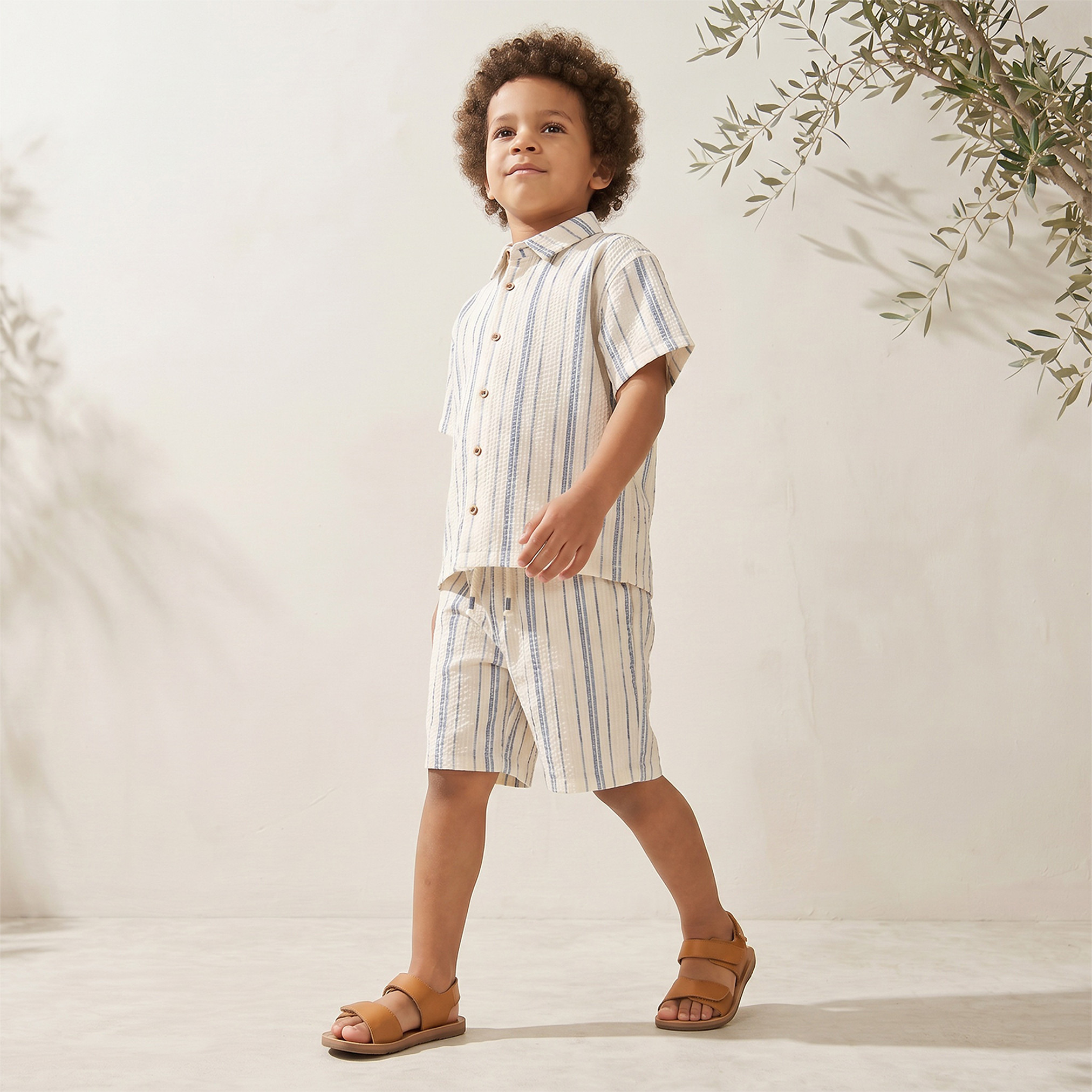 طقم شورت وقميص مخطط بأكمام قصيرة وياقة عادية-boys-clothing-setsandcoords-image-6