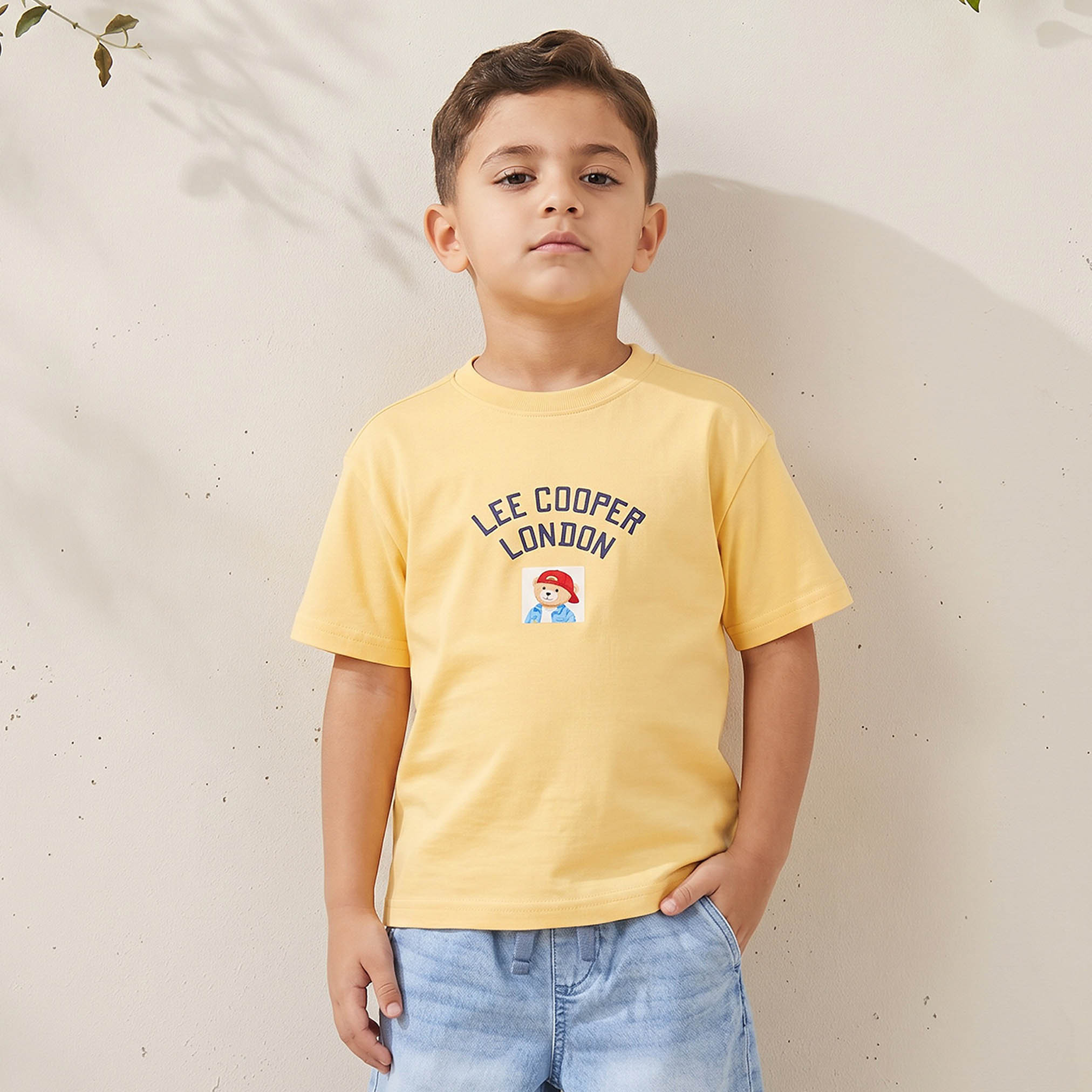 طقم شورت وتيشرت بياقة ضيقة وأكمام قصيرة وطبعات من لي كوبر-baby-boys-clothing-setsandcoords-image-2