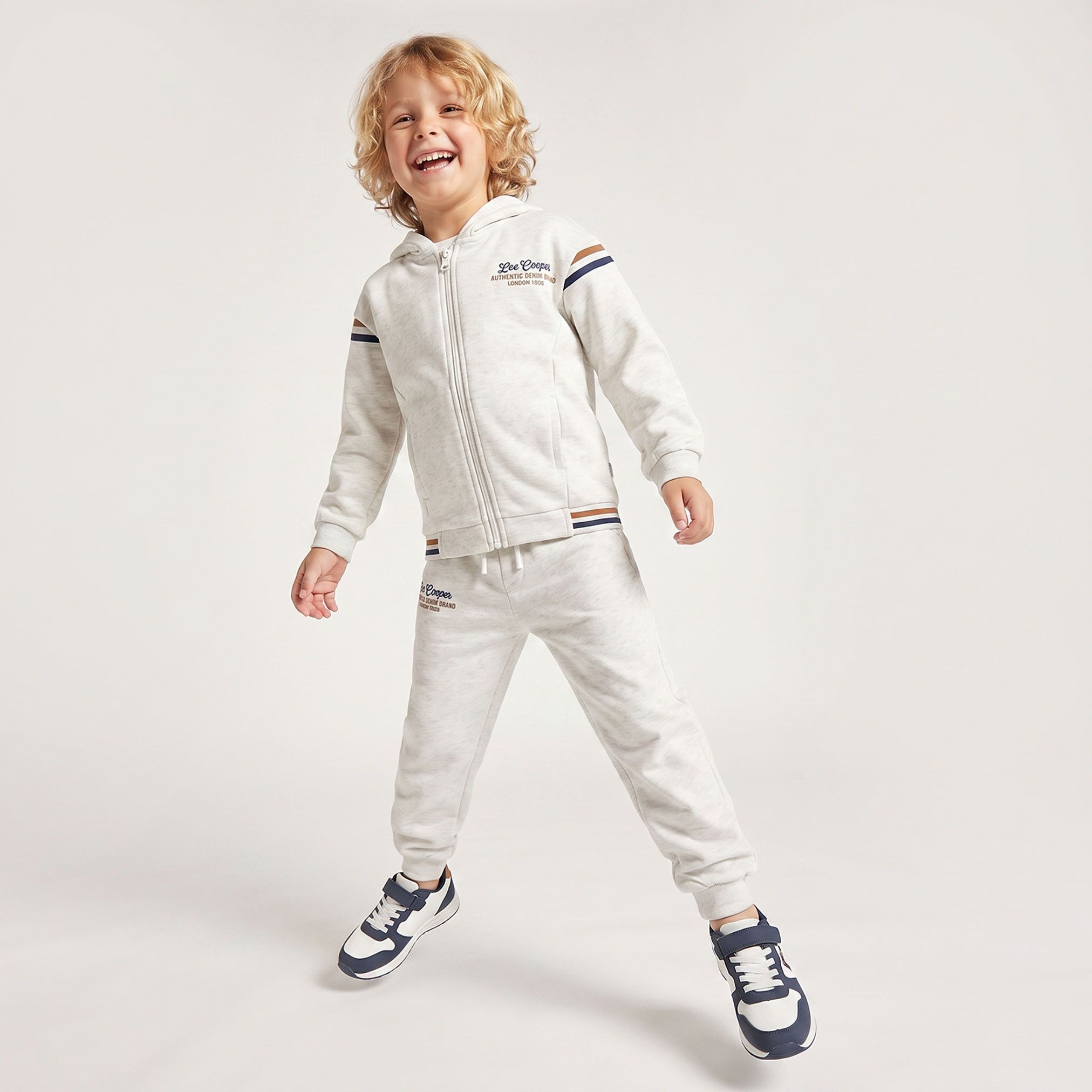 طقم بنطلون رياضي وهودي بقبعة وأكمام طويلة وتطريز من لي كوبر-boys-clothing-setsandcoords-image-1