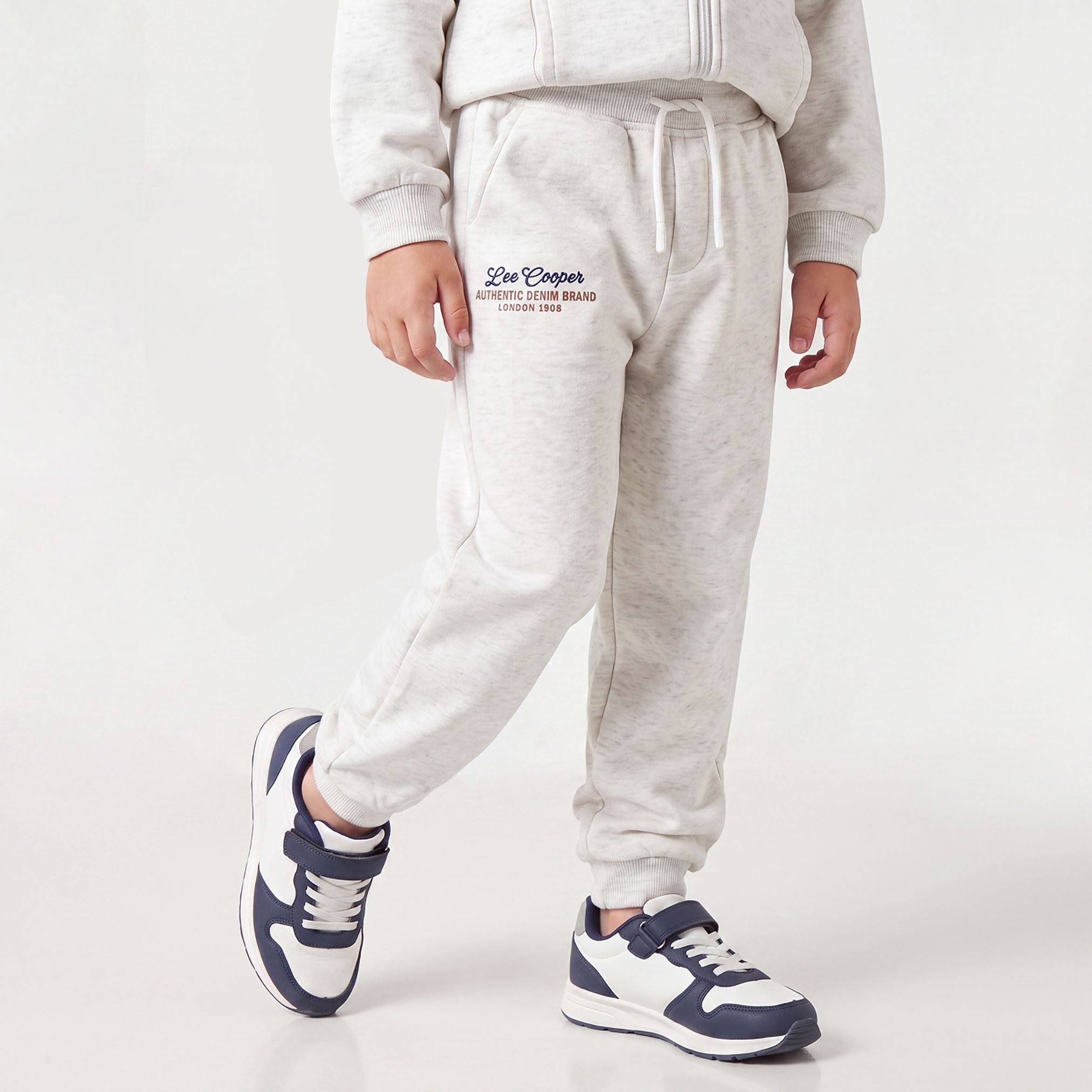 طقم بنطلون رياضي وهودي بقبعة وأكمام طويلة وتطريز من لي كوبر-boys-clothing-setsandcoords-image-3