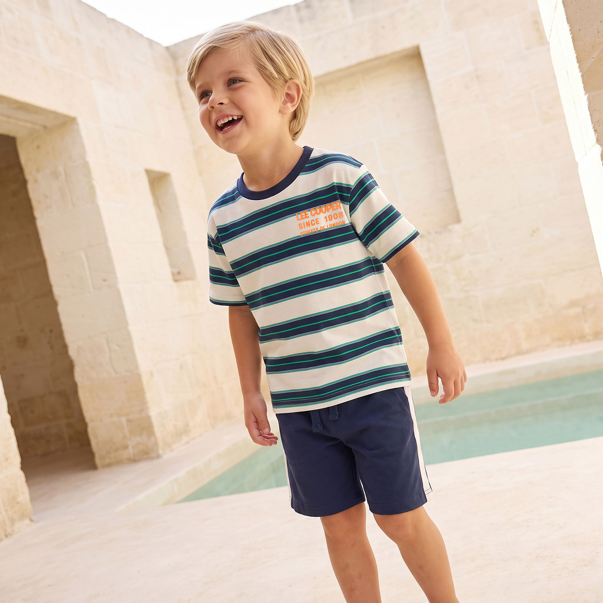طقم شورت وتيشيرت مخطّط بأكمام قصيرة وياقة ضيقة من لي كوبر-boys-clothing-setsandcoords-image-7