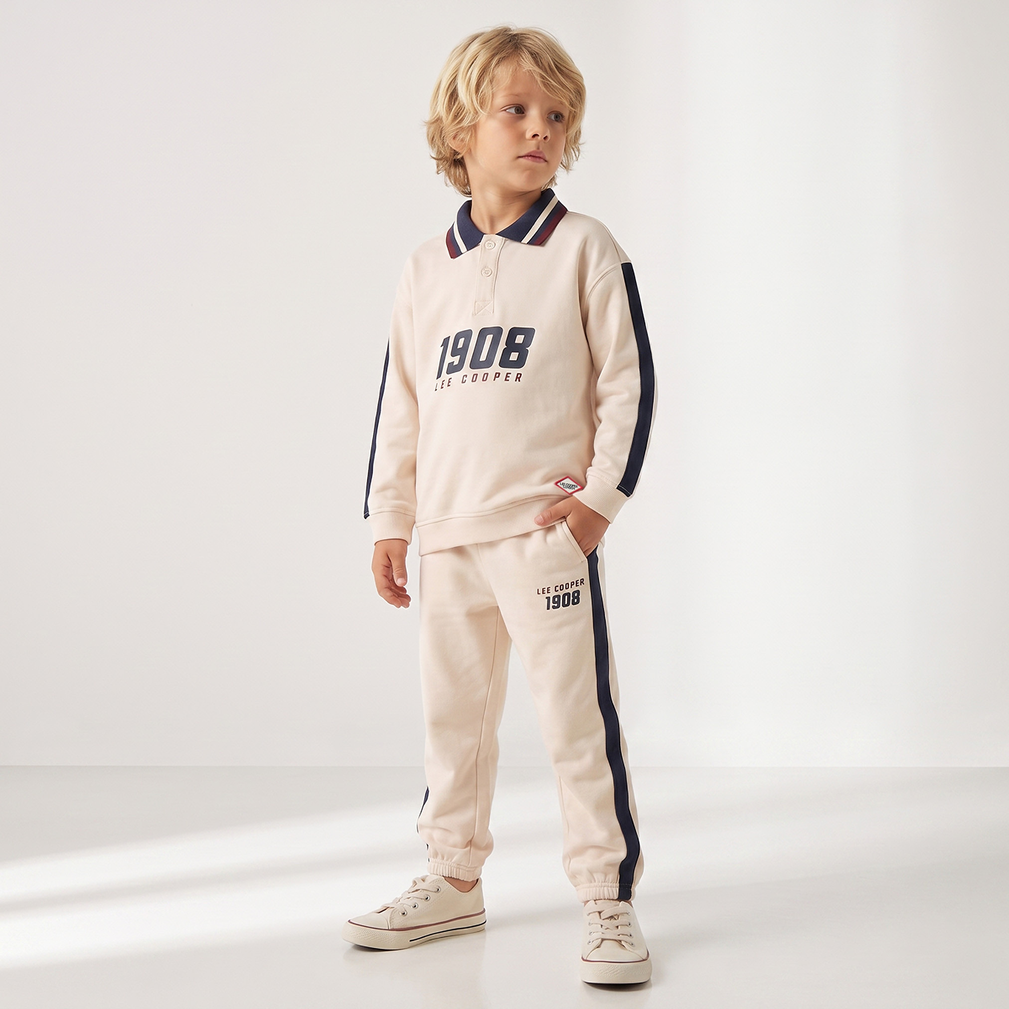 طقم بنطلون رياضي وسويت شيرت بأكمام طويلة وياقة عادية وطبعات من لي كوبر-boys-clothing-setsandcoords-image-1