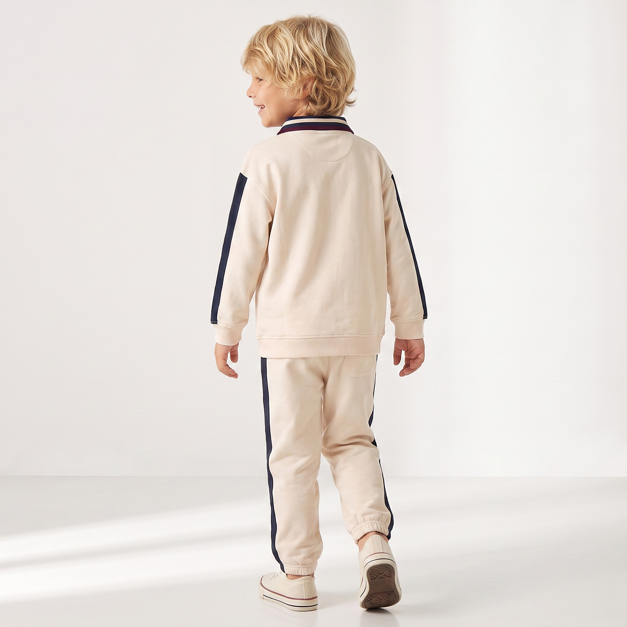 طقم بنطلون رياضي وسويت شيرت بأكمام طويلة وياقة عادية وطبعات من لي كوبر-boys-clothing-setsandcoords-image-4