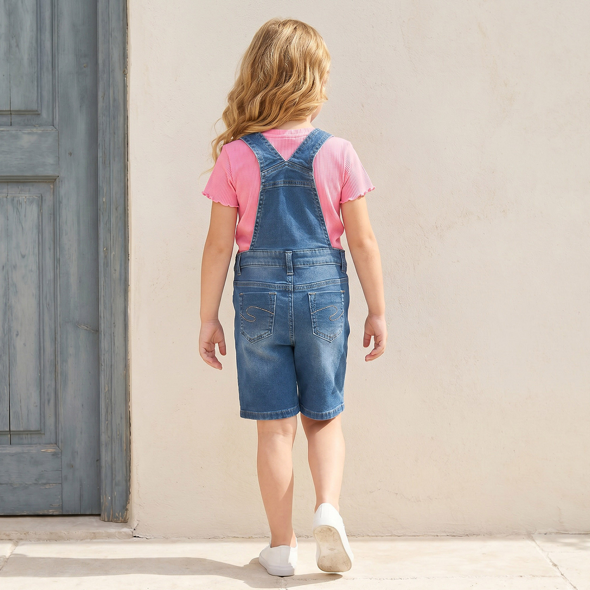 طقم دنغري دنيم وتيشيرت برقبة مستديرة وأكمام قصيرة وتصميم مضلع من جونيورز-girls-clothing-setsandcoords-image-2