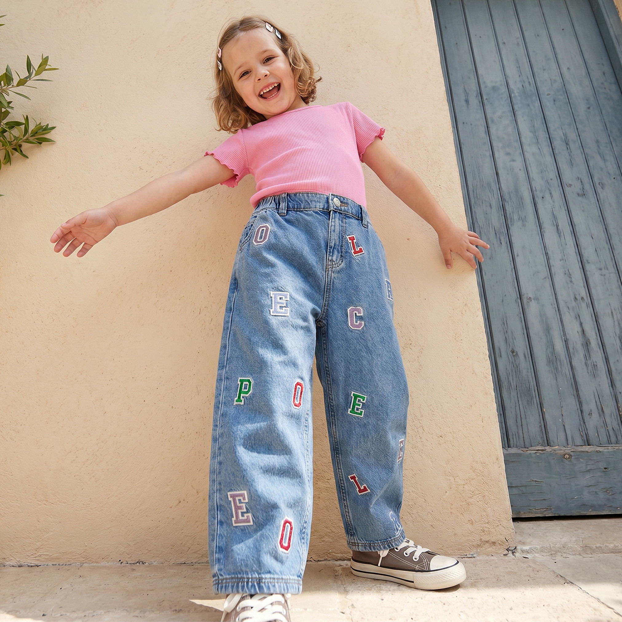 بنطلون جينز بخصر متوسط الارتفاع وتطريز حروف من جونيورز-girls-clothing-bottoms-jeansandjeggings-image-5