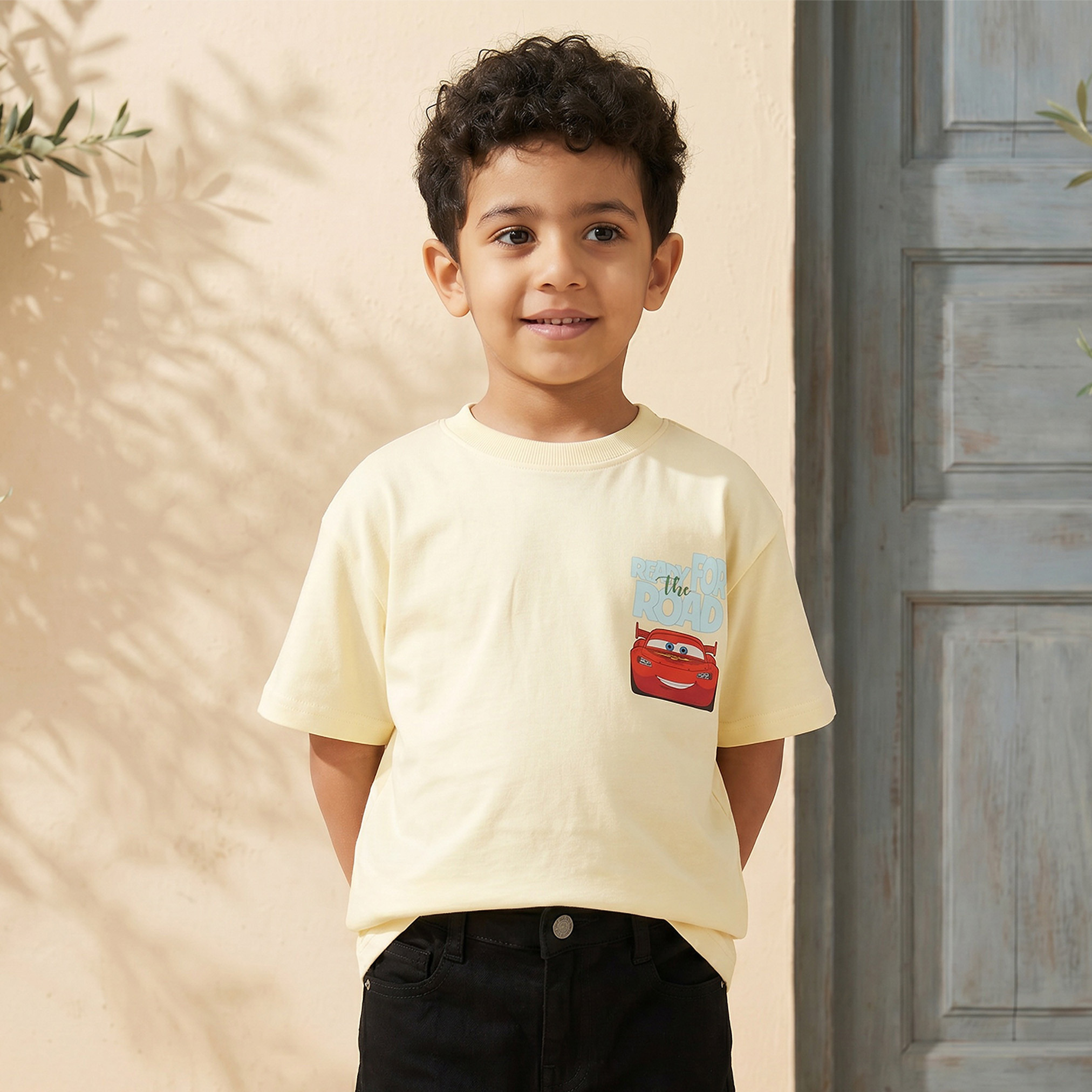 تيشيرت بياقة ضيقة وأكمام قصيرة وطبعات كارز من ديزني-boys-clothing-tshirtsandpolos-image-1