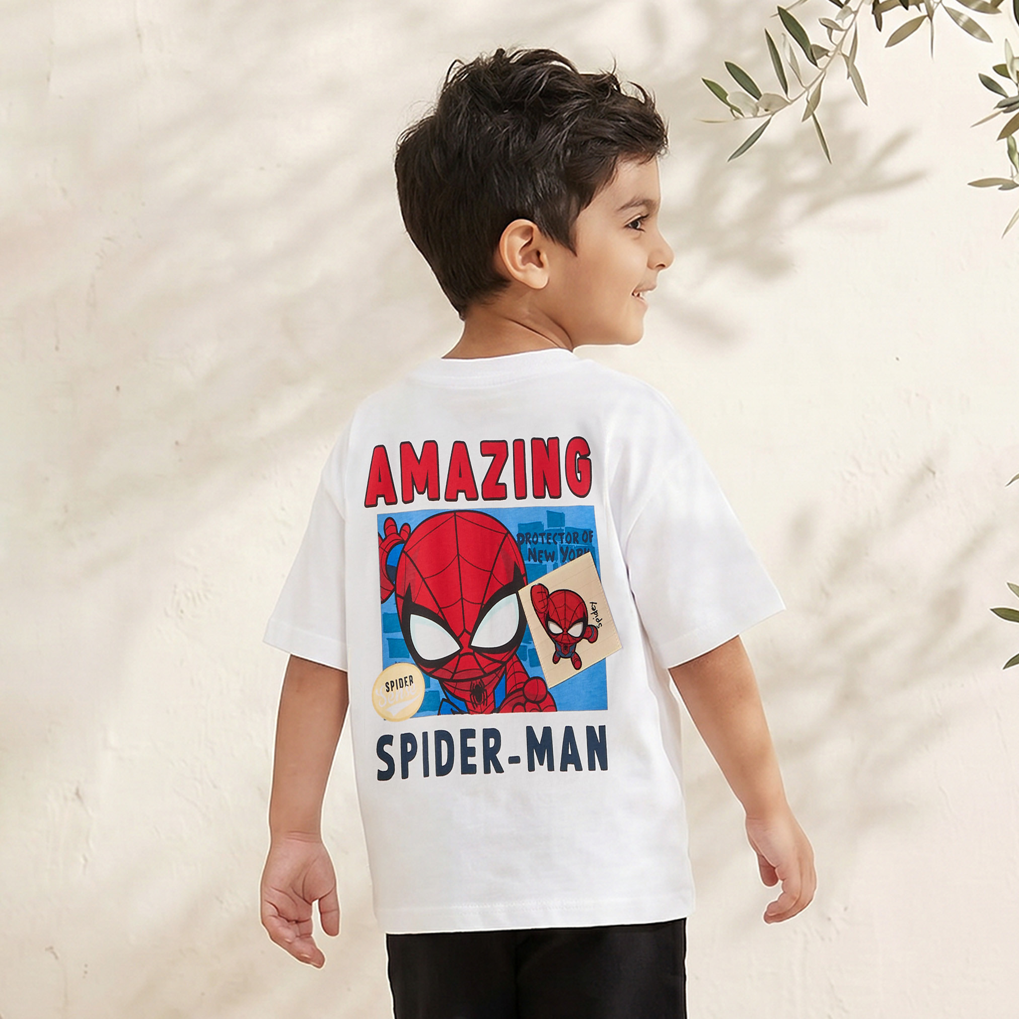 تيشيرت بياقة ضيقة وأكمام قصيرة وطبعات سبايدر مان-boys-clothing-tshirtsandpolos-image-3