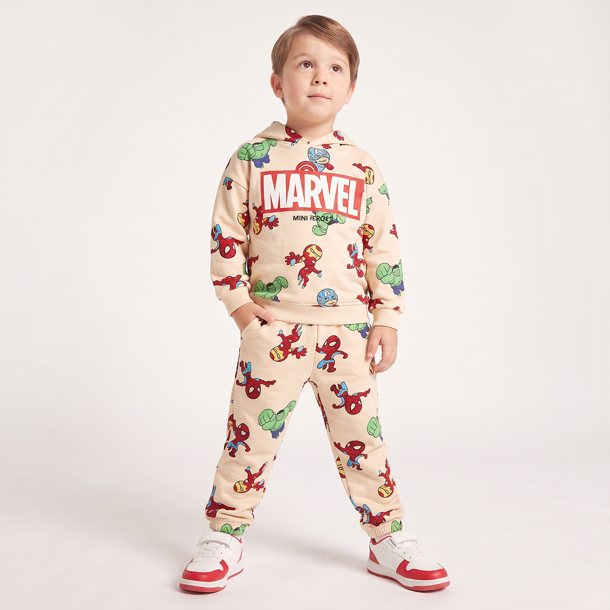 طقم سويت شيرت بياقة بقبعة بأكمام طويلة وبنطلون رياضي بطبعات أفنجرز-boys-clothing-setsandcoords-image-5