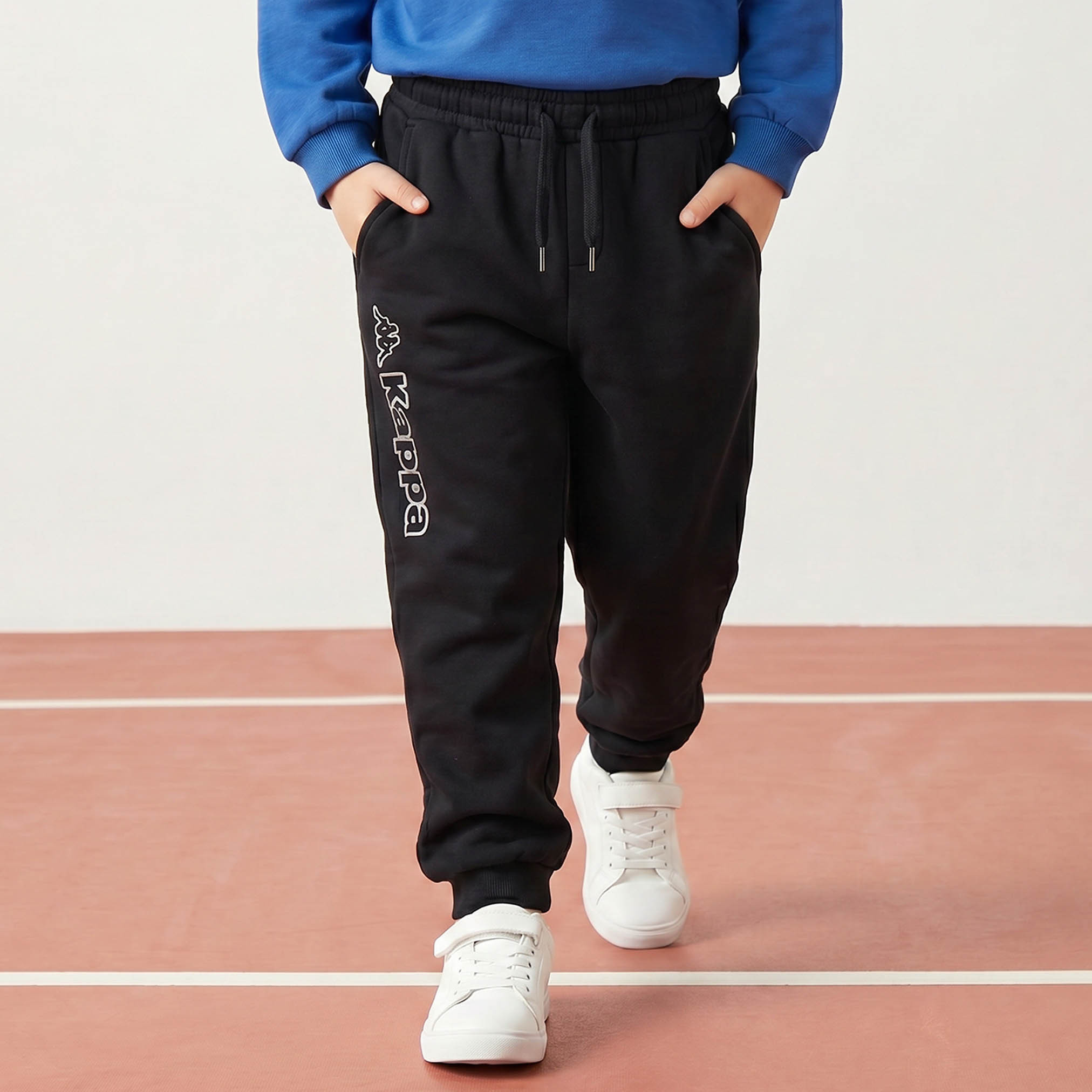 بنطلون رياضي بخصر مطاطي برباط وطبعات شعار من كابا-boys-clothing-bottoms-joggersandtrackpants-image-1
