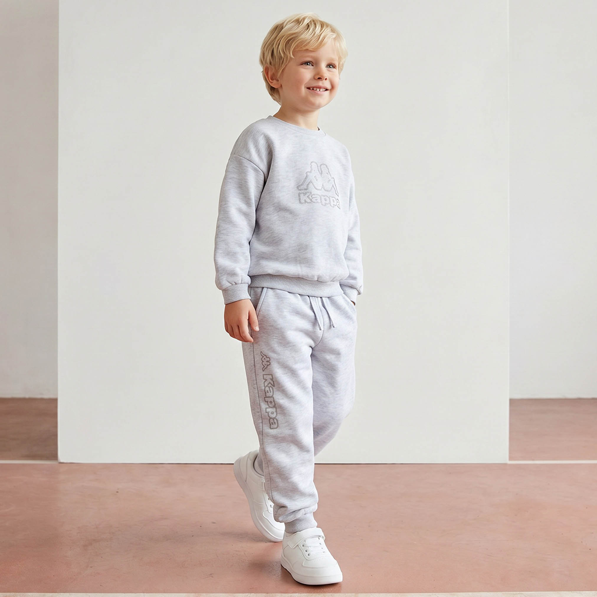 بنطلون رياضي بخصر مطاطي برباط وطبعات شعار من كابا-boys-clothing-bottoms-joggersandtrackpants-image-5