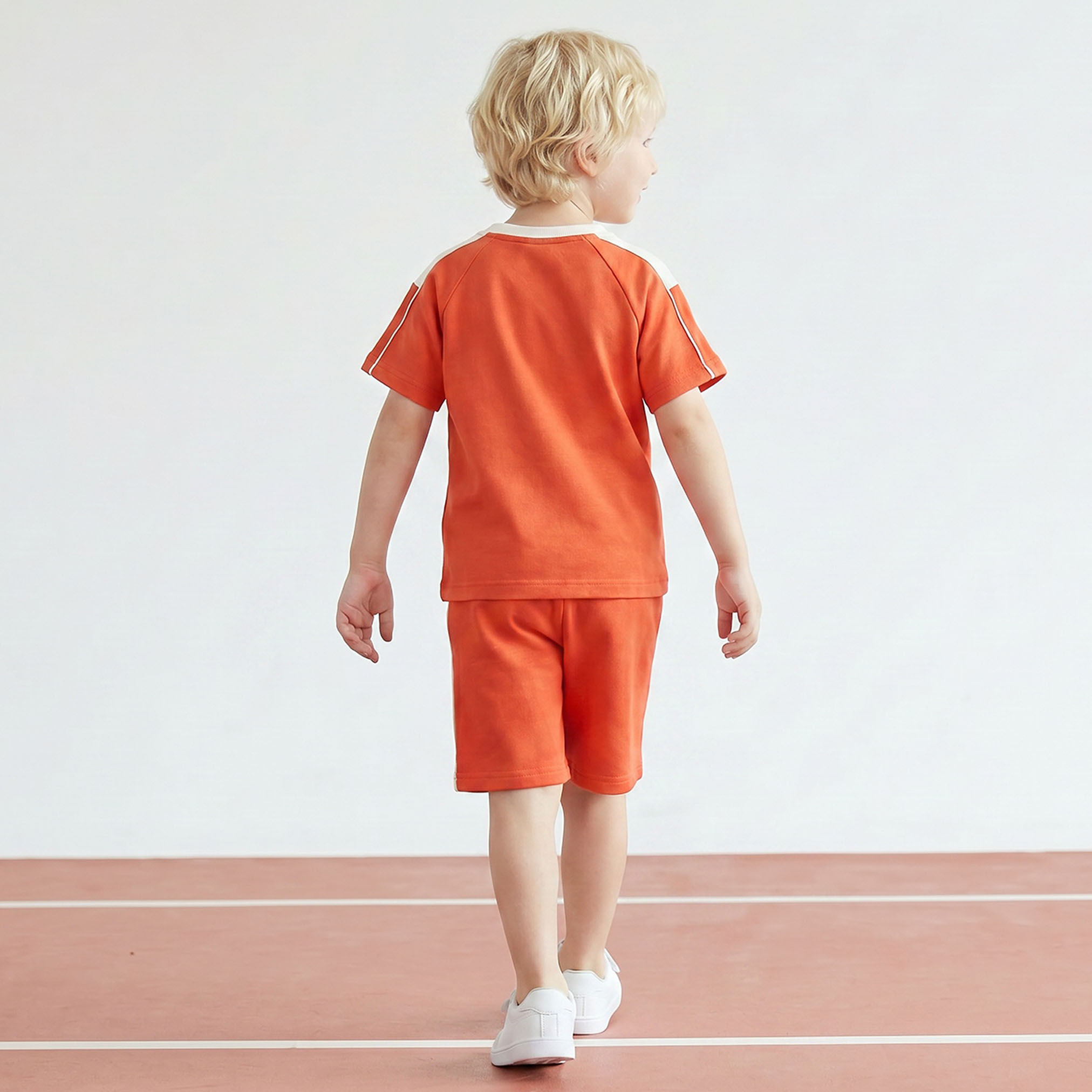 طقم تيشيرت بياقة ضيقة وأكمام قصيرة وشورت بطبعات شعار من كابا-boys-clothing-setsandcoords-image-4
