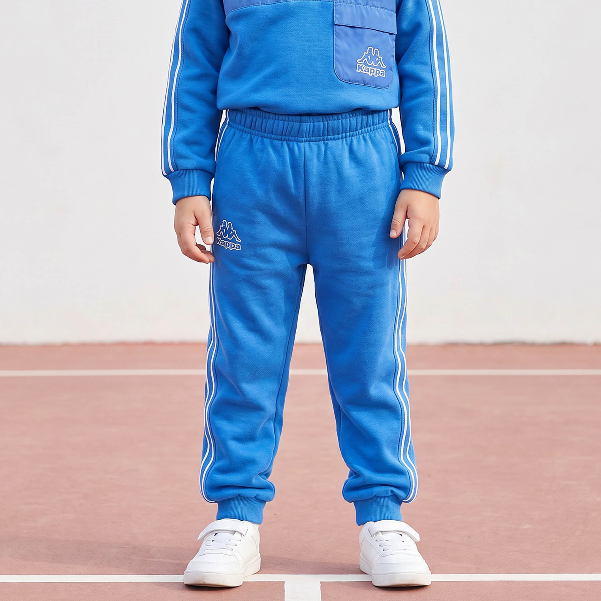 طقم سويت شيرت بياقة عالية وأكمام طويلة وبنطلون رياضي بطبعة شعار من كابا-boys-clothing-setsandcoords-image-3
