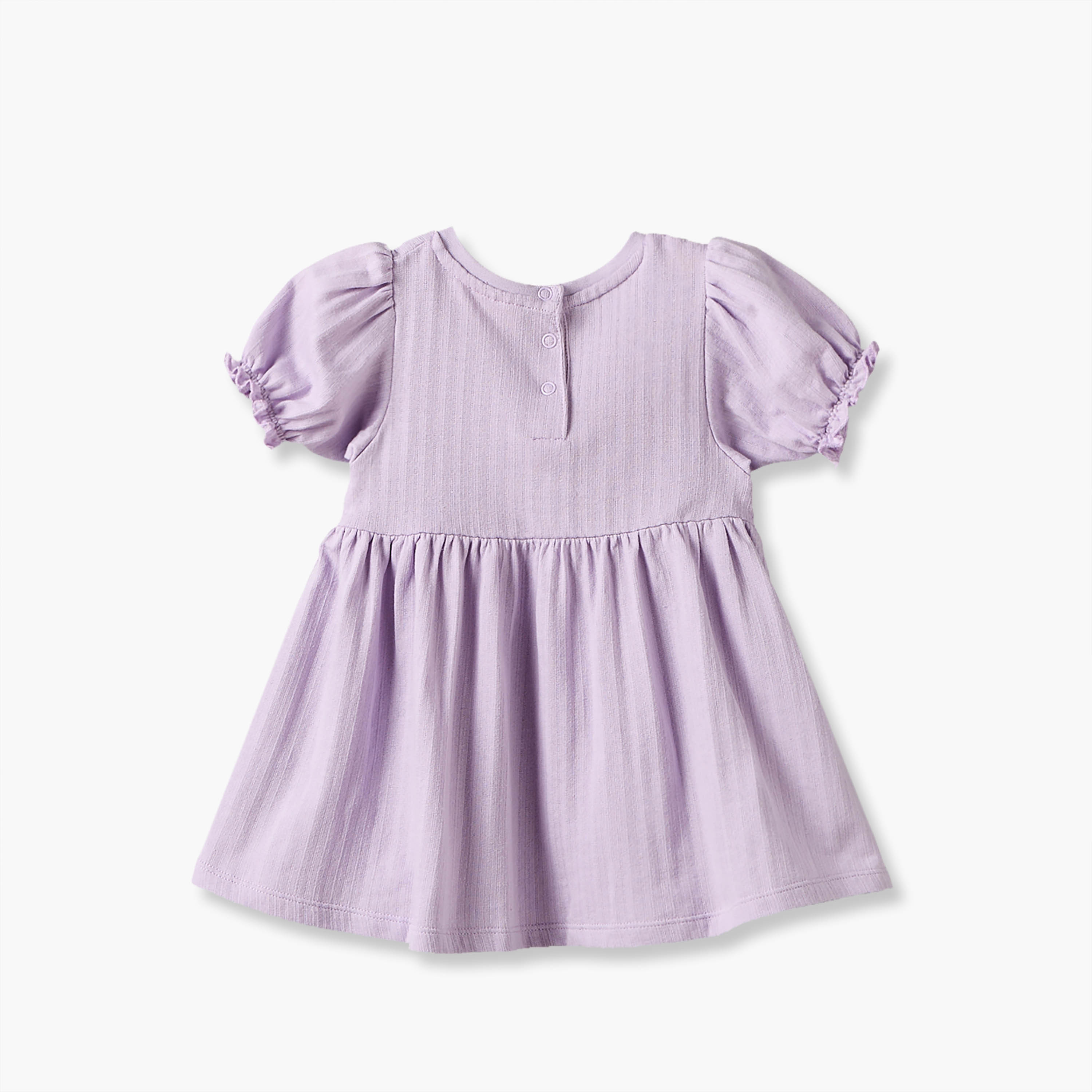 فستان إيه لاين بطول الركبة وياقة مستديرة وأكمام قصيرة وفيونكة من جونيورز-baby-girls-clothing-dressesandjumpsuits-image-2