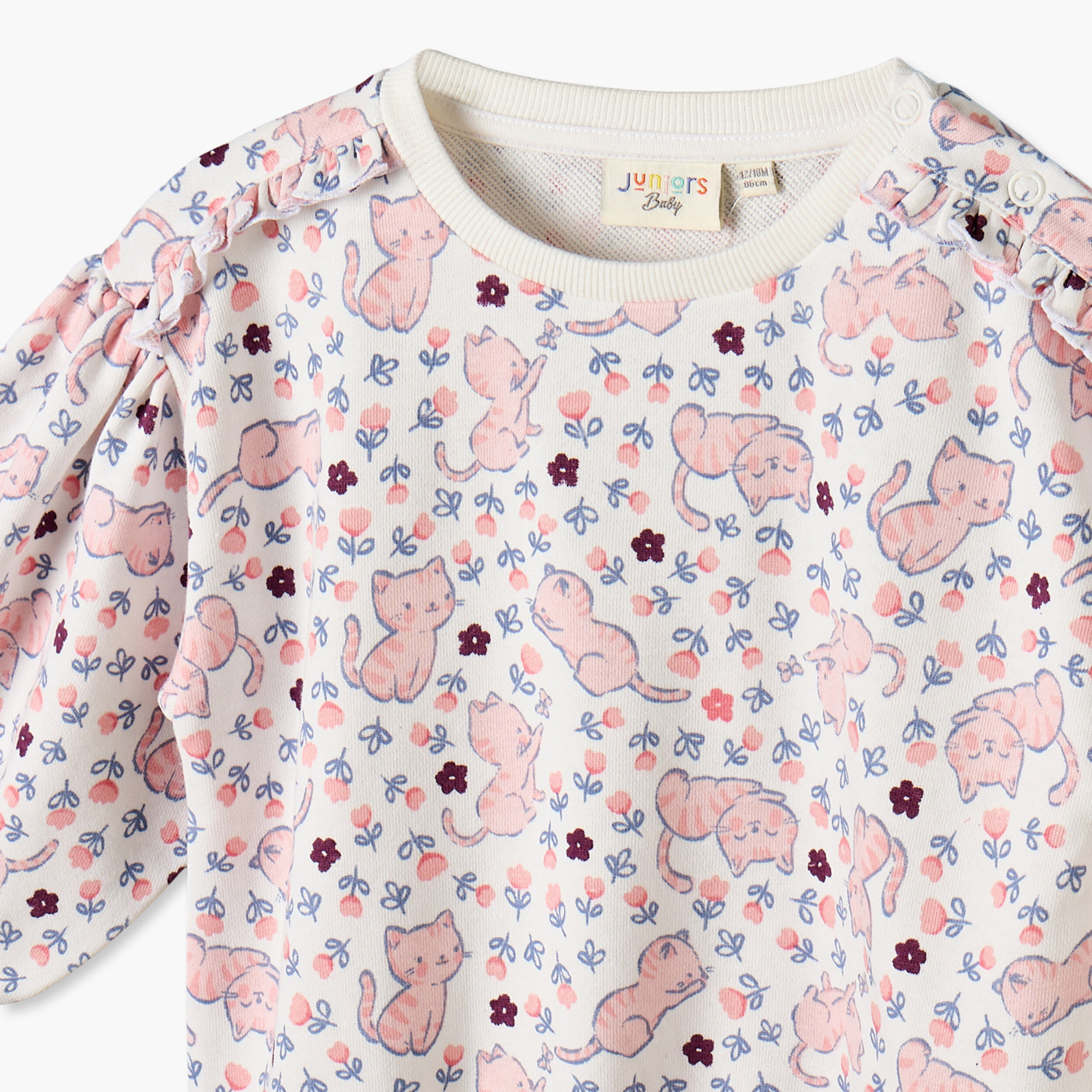 طقم سويت شيرت بياقة ضيقة وأكمام طويلة وبنطلون رياضي بطبعات قطة من جونيورز-baby-girls-clothing-setsandcoords-image-7