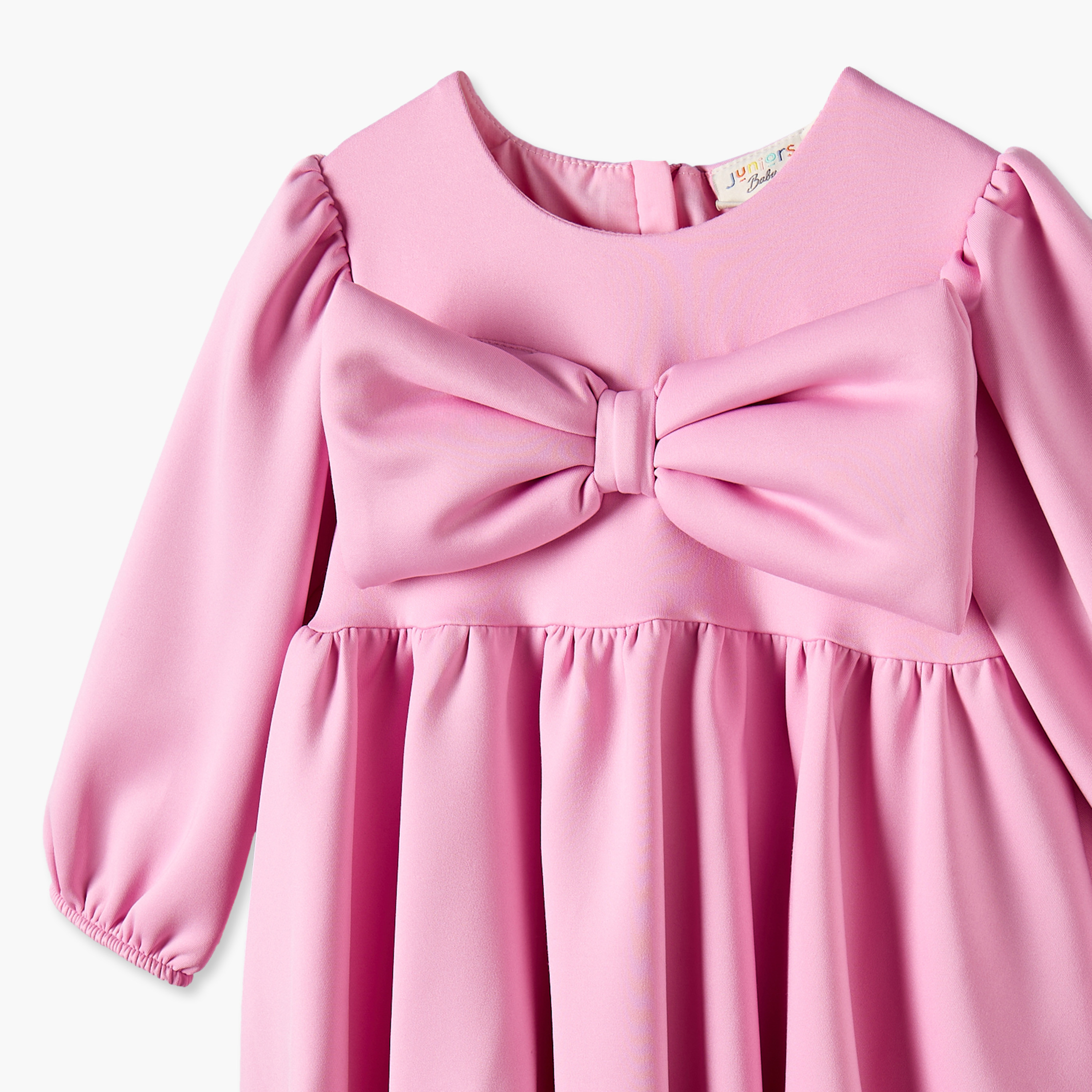 فستان بطول الركبة بياقة مستديرة وأكمام طويلة مع تفاصيل فيونكة من جونيورز-baby-girls-clothing-dressesandjumpsuits-image-3