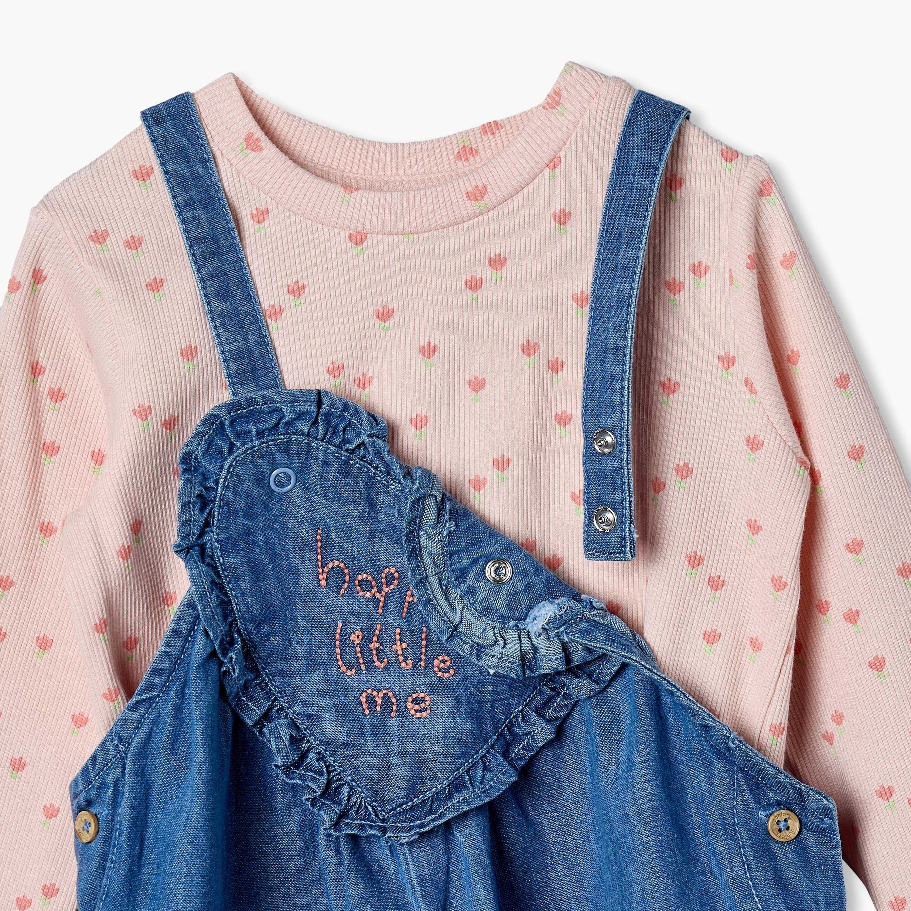 طقم دنغري دينم وتيشيرت بياقة ضيقة وأكمام طويلة وطبعات زهور من جونيورز-baby-girls-clothing-setsandcoords-image-5