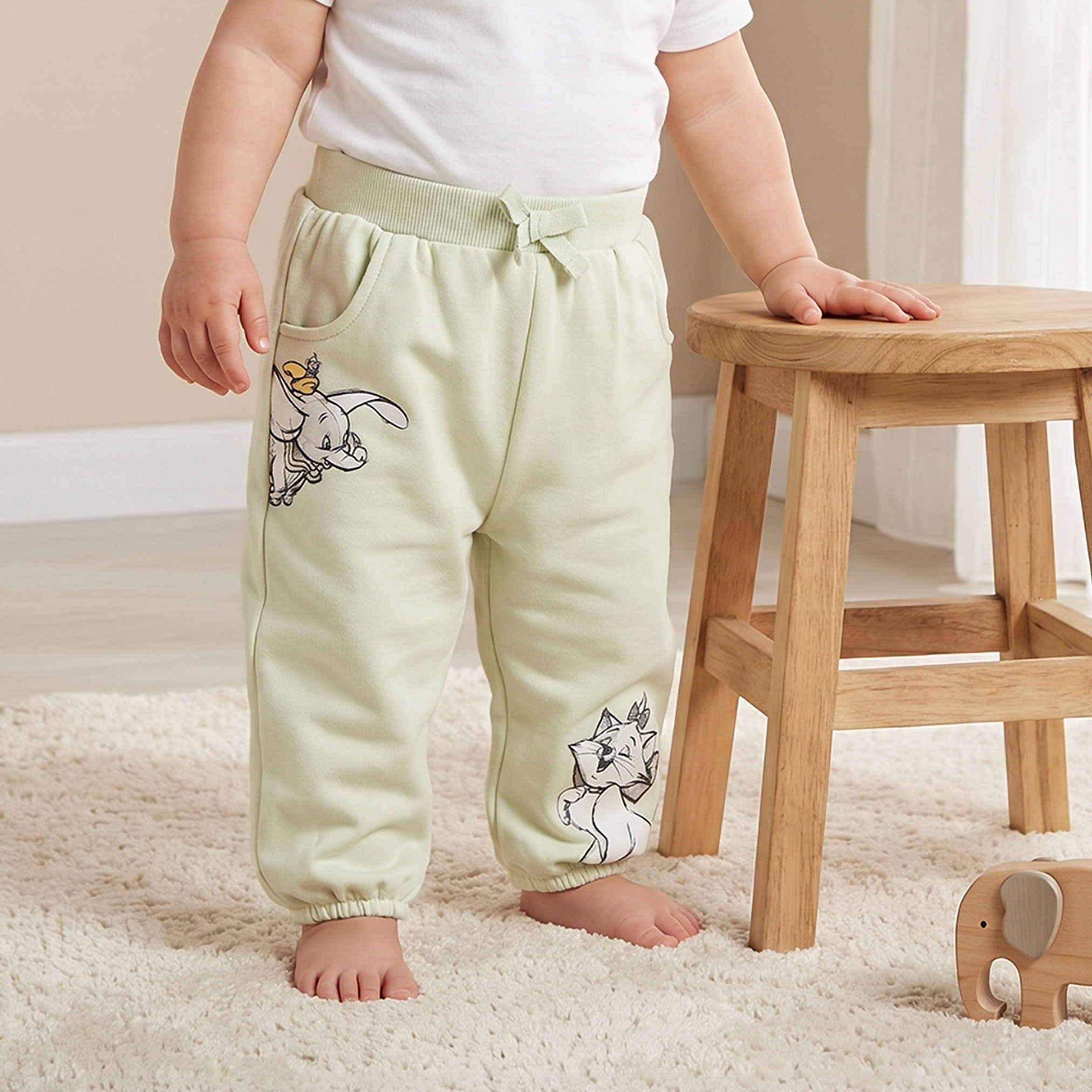 بنطلون رياضي بخصر مطاطي بطبعات شخصيات كرتونية من ديزني  - عبوة من قطعتين-baby-girls-clothing-bottoms-joggersandtrackpants-image-2