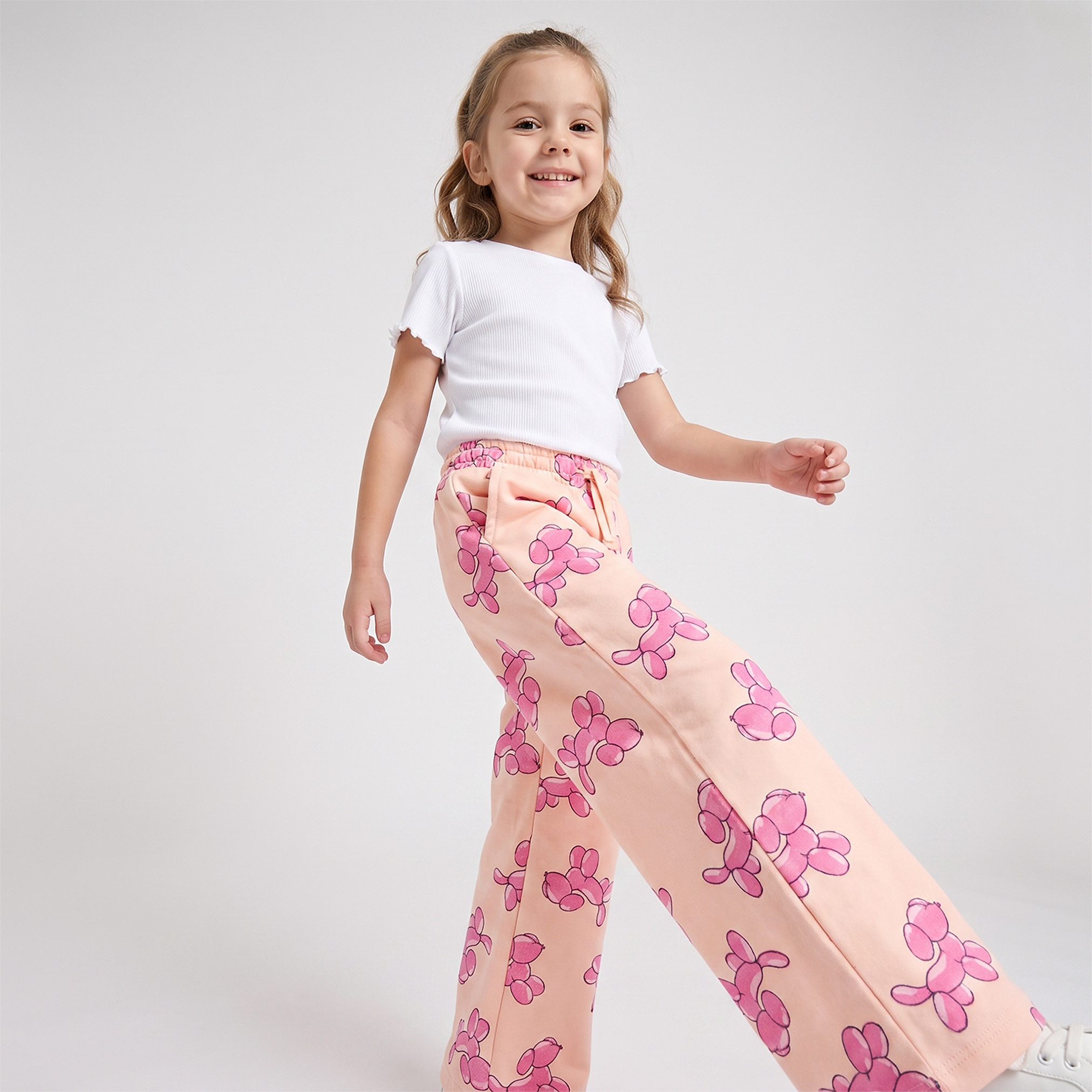 بنطلون رياضي بخصر مطاطي ورباط بطبعات كلب بالون من جونيورز-baby-girls-clothing-bottoms-joggersandtrackpants-image-5