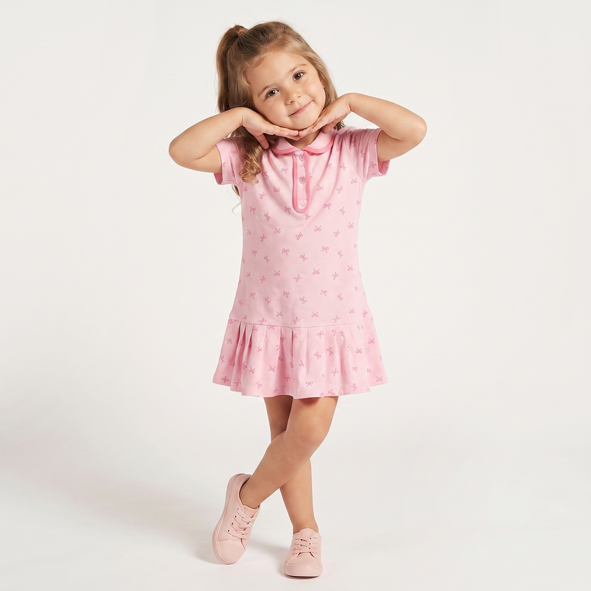فستان بطول الركبة وياقة بولو وأكمام قصيرة وخصر منسدل وطبعات فيونكة من جونيورز-girls-clothing-dressesandjumpsuits-image-1