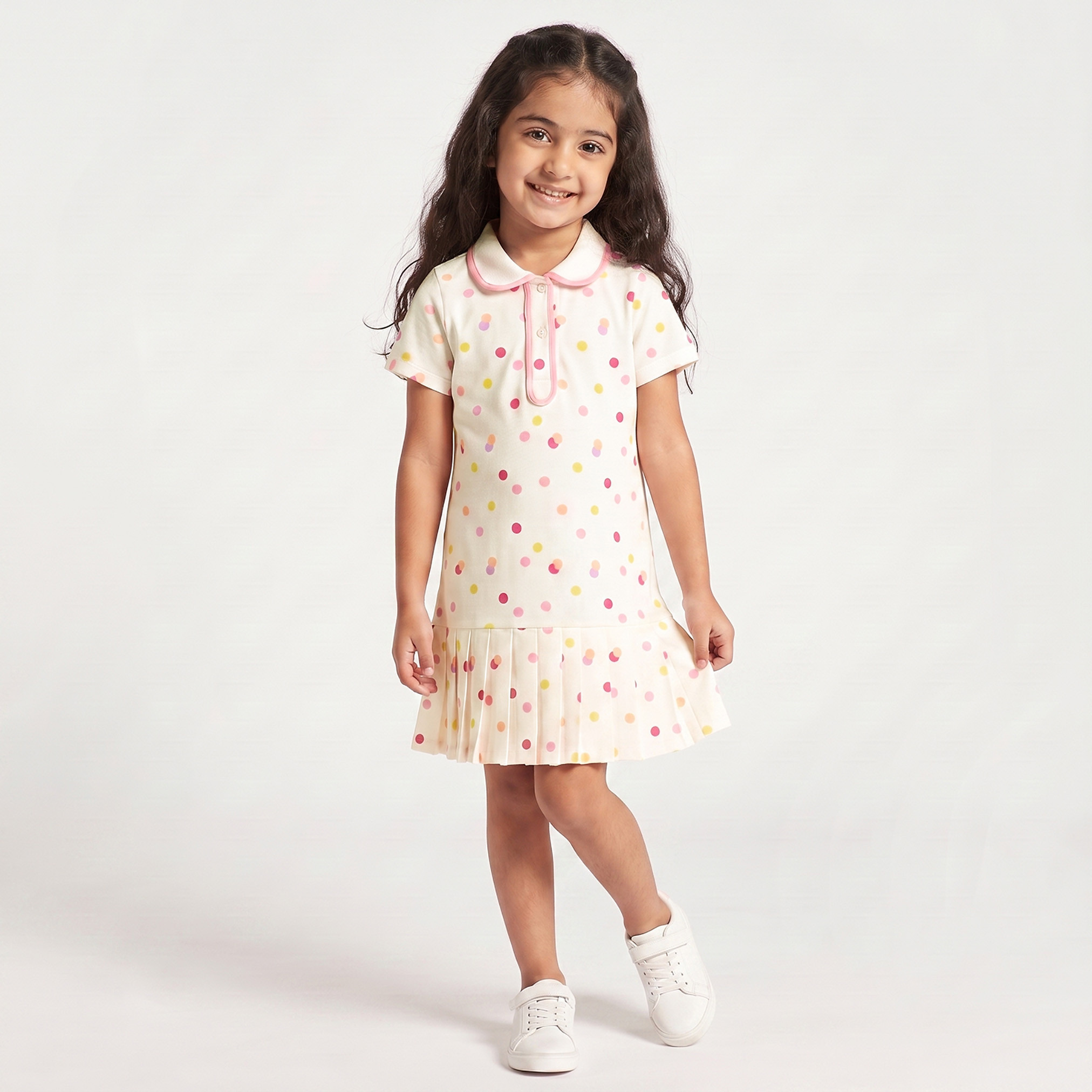 فستان بطول الركبة وياقة وأكمام قصيرة وخصر منسدل وطبعات منقطة من جونيورز-girls-clothing-dressesandjumpsuits-image-1