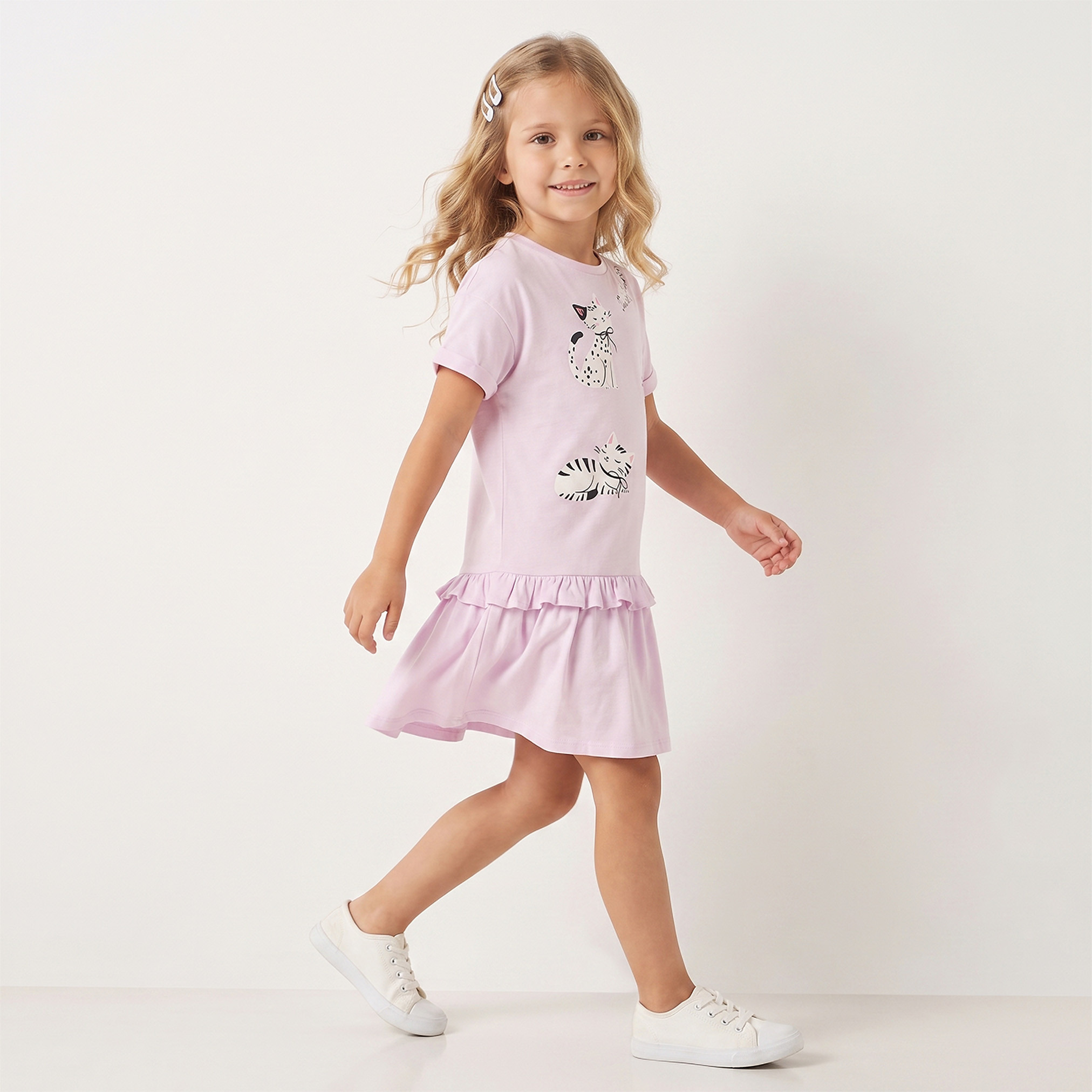 فستان بطول الركبة وياقة مستديرة وأكمام قصيرة وخصر منسدل وطبعات قطة من جونيورز-girls-clothing-dressesandjumpsuits-image-4