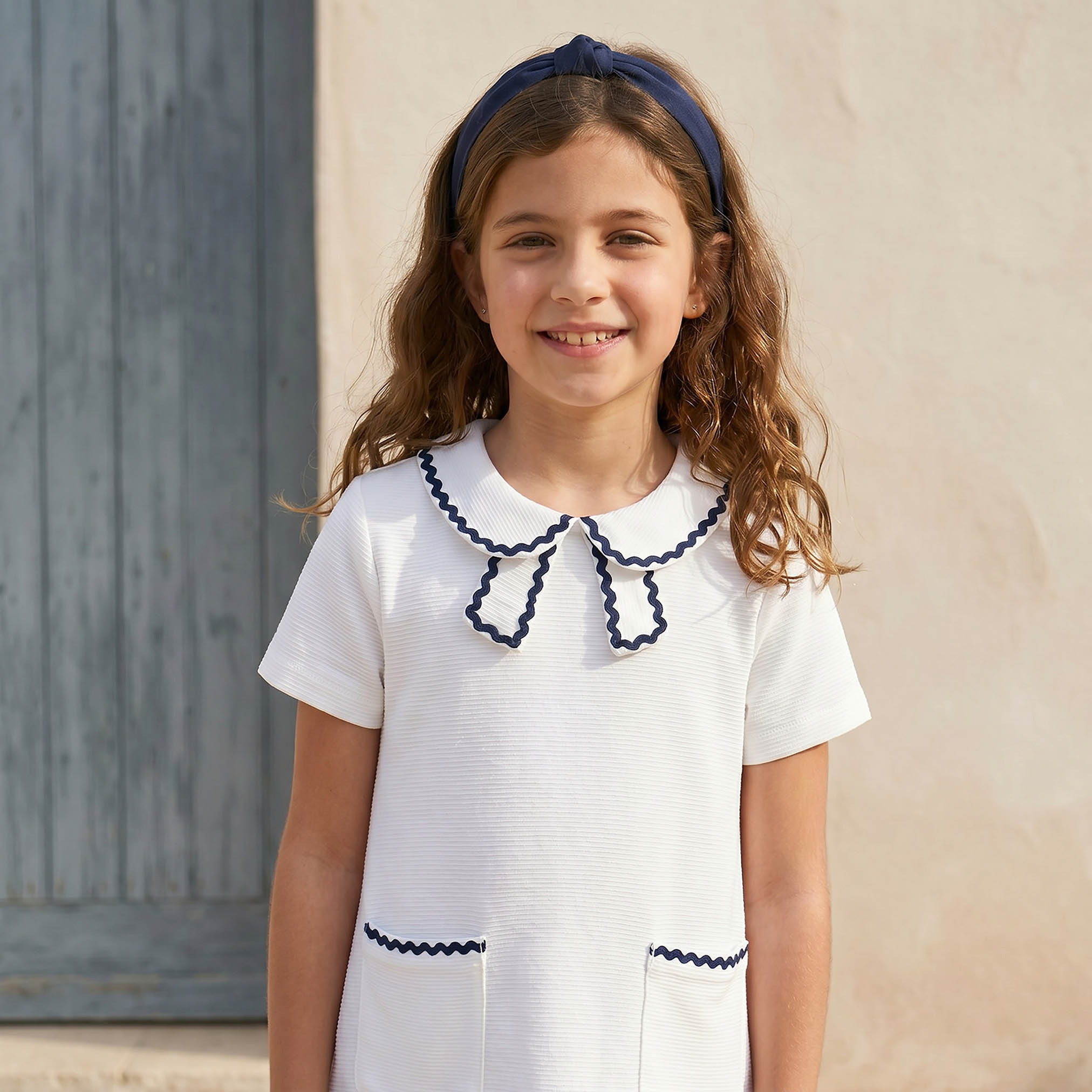 فستان بطول الركبة بياقة بيتر بان وأكمام قصيرة مع جيوب من جونيورز-girls-clothing-dressesandjumpsuits-image-6