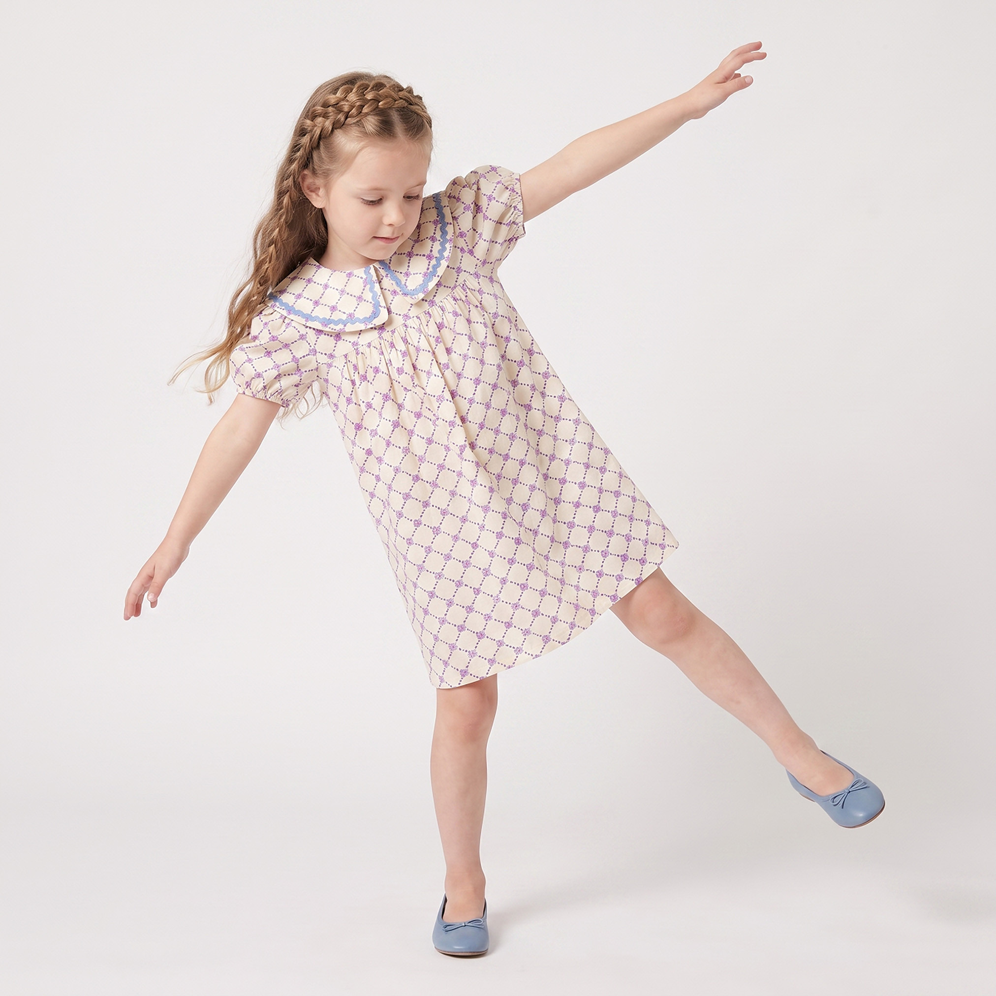 فستان بطول الركبة وياقة بيتر بان وأكمام قصيرة وطبعات زهرية من جونيورز-girls-clothing-dressesandjumpsuits-image-5